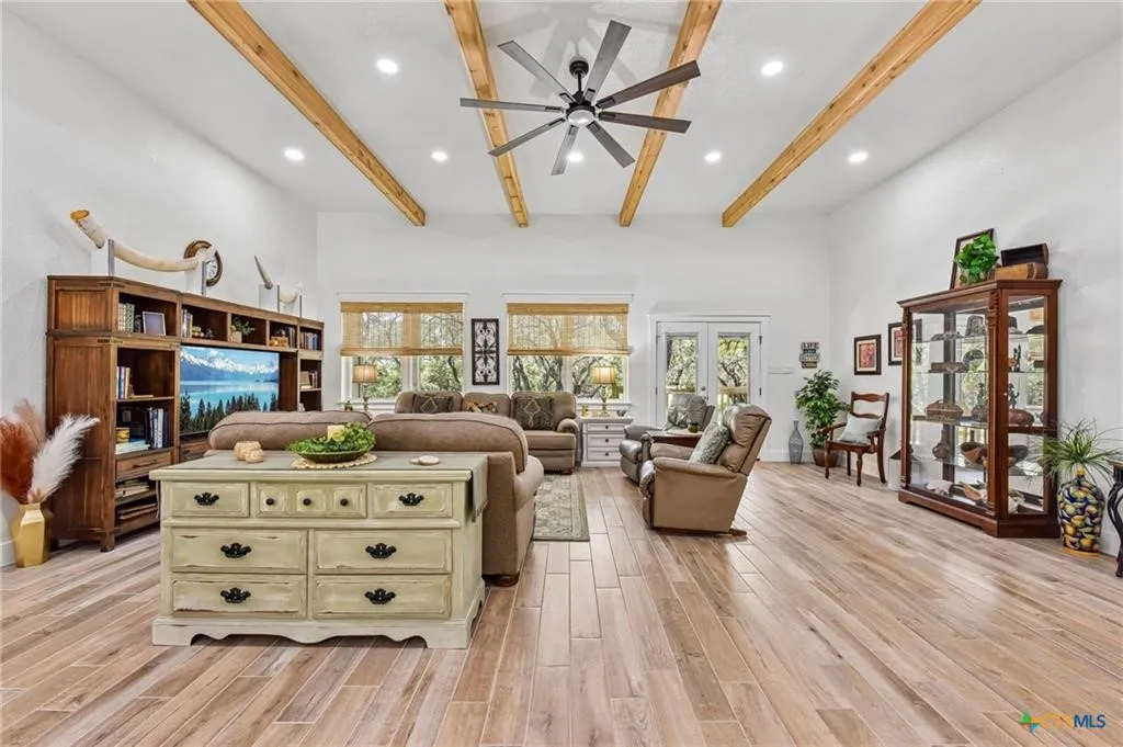 Single Family Residence For Sale in Burnet County , 4211 County Road 103, Lampasas, Texas 76550, 5 Bedroom, 3 Bathroom, 1 Garage spaces, 3,220 Sqft, built in 2024, mls#21355630, Real Estate Agent in Lampasas, Homes For Sale in Burnet county, Homes For Sale in Lampasas, Realtor in Lampasas Texas, Real Estate Brokerage Independent Realty Texas, Luminita Cordes Realtor