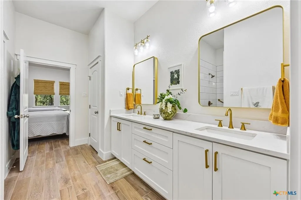Single Family Residence For Sale in Burnet County , 4211 County Road 103, Lampasas, Texas 76550, 5 Bedroom, 3 Bathroom, 1 Garage spaces, 3,220 Sqft, built in 2024, mls#21355630, Real Estate Agent in Lampasas, Homes For Sale in Burnet county, Homes For Sale in Lampasas, Realtor in Lampasas Texas, Real Estate Brokerage Independent Realty Texas, Luminita Cordes Realtor