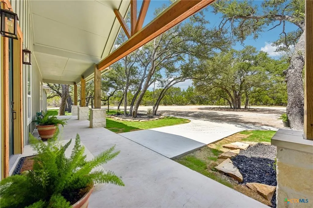 Single Family Residence For Sale in Burnet County , 4211 County Road 103, Lampasas, Texas 76550, 5 Bedroom, 3 Bathroom, 1 Garage spaces, 3,220 Sqft, built in 2024, mls#21355630, Real Estate Agent in Lampasas, Homes For Sale in Burnet county, Homes For Sale in Lampasas, Realtor in Lampasas Texas, Real Estate Brokerage Independent Realty Texas, Luminita Cordes Realtor