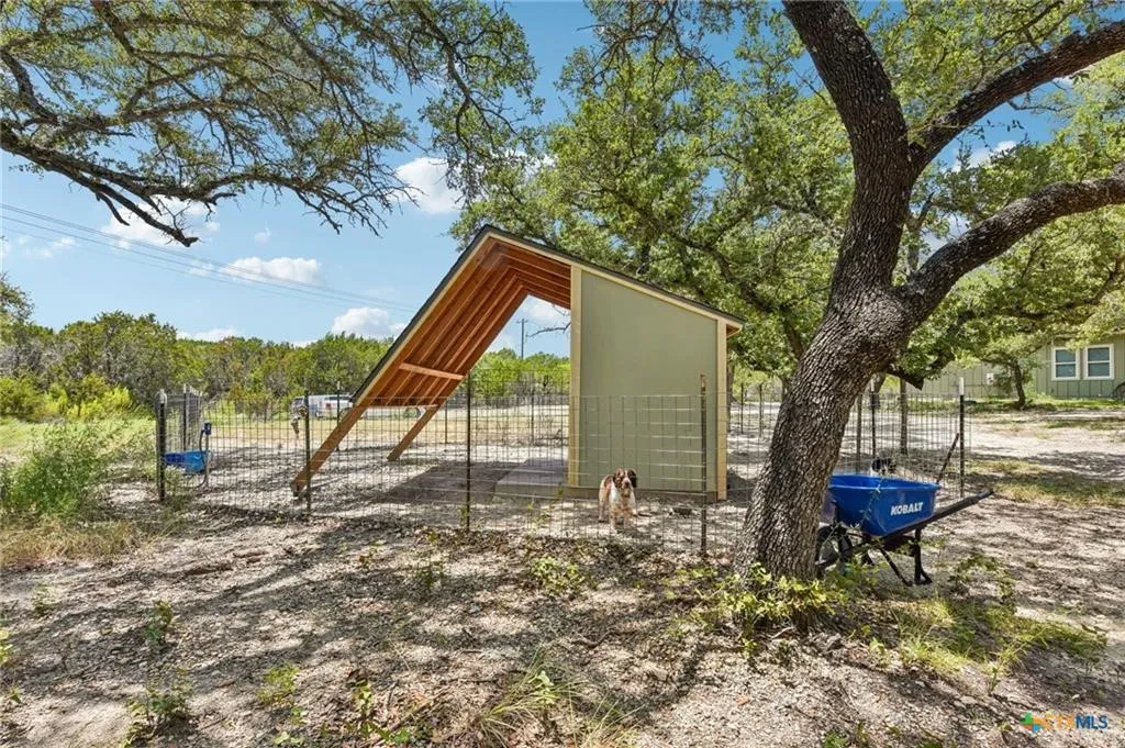 Single Family Residence For Sale in Burnet County , 4211 County Road 103, Lampasas, Texas 76550, 5 Bedroom, 3 Bathroom, 1 Garage spaces, 3,220 Sqft, built in 2024, mls#21355630, Real Estate Agent in Lampasas, Homes For Sale in Burnet county, Homes For Sale in Lampasas, Realtor in Lampasas Texas, Real Estate Brokerage Independent Realty Texas, Luminita Cordes Realtor