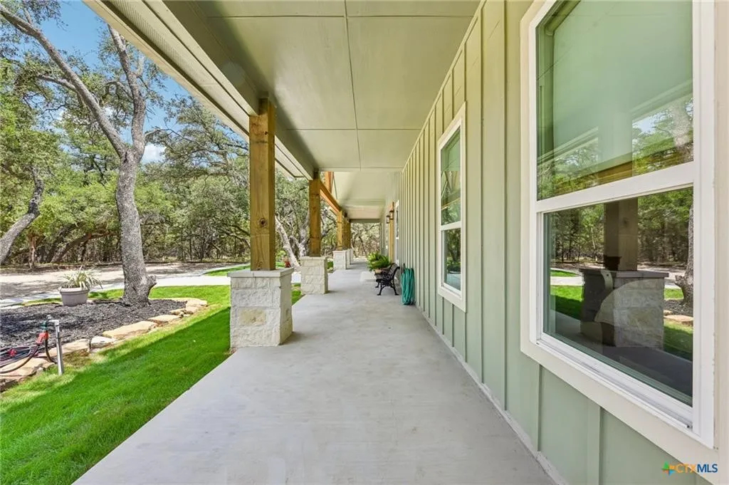 Single Family Residence For Sale in Burnet County , 4211 County Road 103, Lampasas, Texas 76550, 5 Bedroom, 3 Bathroom, 1 Garage spaces, 3,220 Sqft, built in 2024, mls#21355630, Real Estate Agent in Lampasas, Homes For Sale in Burnet county, Homes For Sale in Lampasas, Realtor in Lampasas Texas, Real Estate Brokerage Independent Realty Texas, Luminita Cordes Realtor