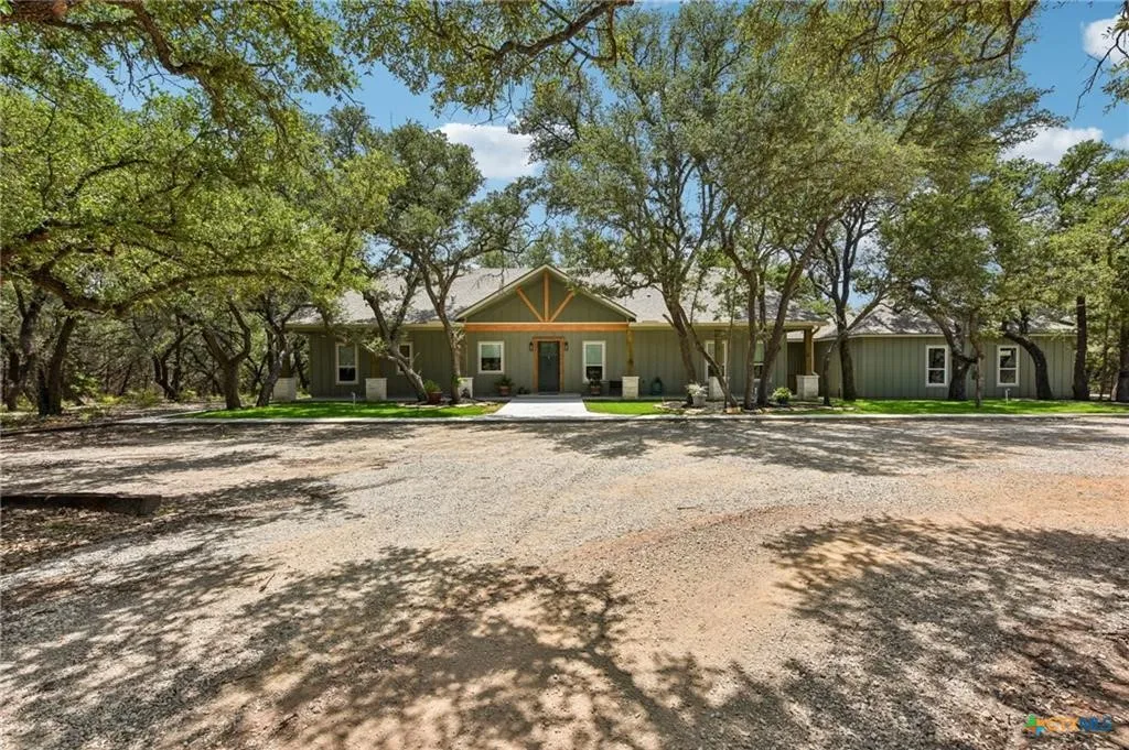 Single Family Residence For Sale in Burnet County , 4211 County Road 103, Lampasas, Texas 76550, 5 Bedroom, 3 Bathroom, 1 Garage spaces, 3,220 Sqft, built in 2024, mls#21355630, Real Estate Agent in Lampasas, Homes For Sale in Burnet county, Homes For Sale in Lampasas, Realtor in Lampasas Texas, Real Estate Brokerage Independent Realty Texas, Luminita Cordes Realtor