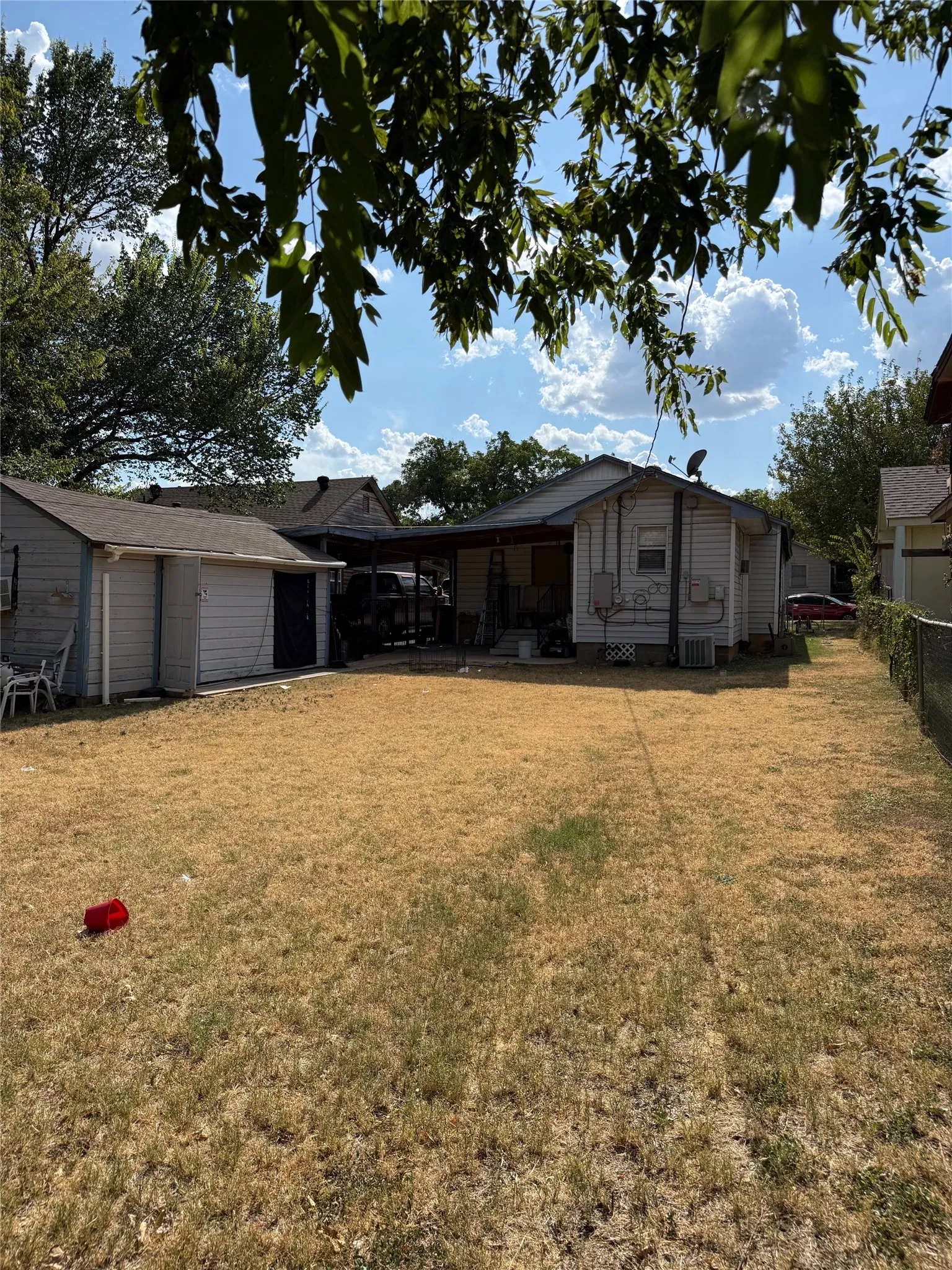 Single Family Residence For Sale in Tarrant County , 2118 Roosevelt Avenue, Fort Worth, Texas 76164, 2 Bedroom, 1 Bathroom, Garage spaces, 864 Sqft, built in 1925, mls#21356575, Real Estate Agent in Fort Worth, Homes For Sale in Tarrant county, Homes For Sale in Fort Worth, Realtor in Fort Worth Texas, Real Estate Brokerage Independent Realty Texas, Luminita Cordes Realtor