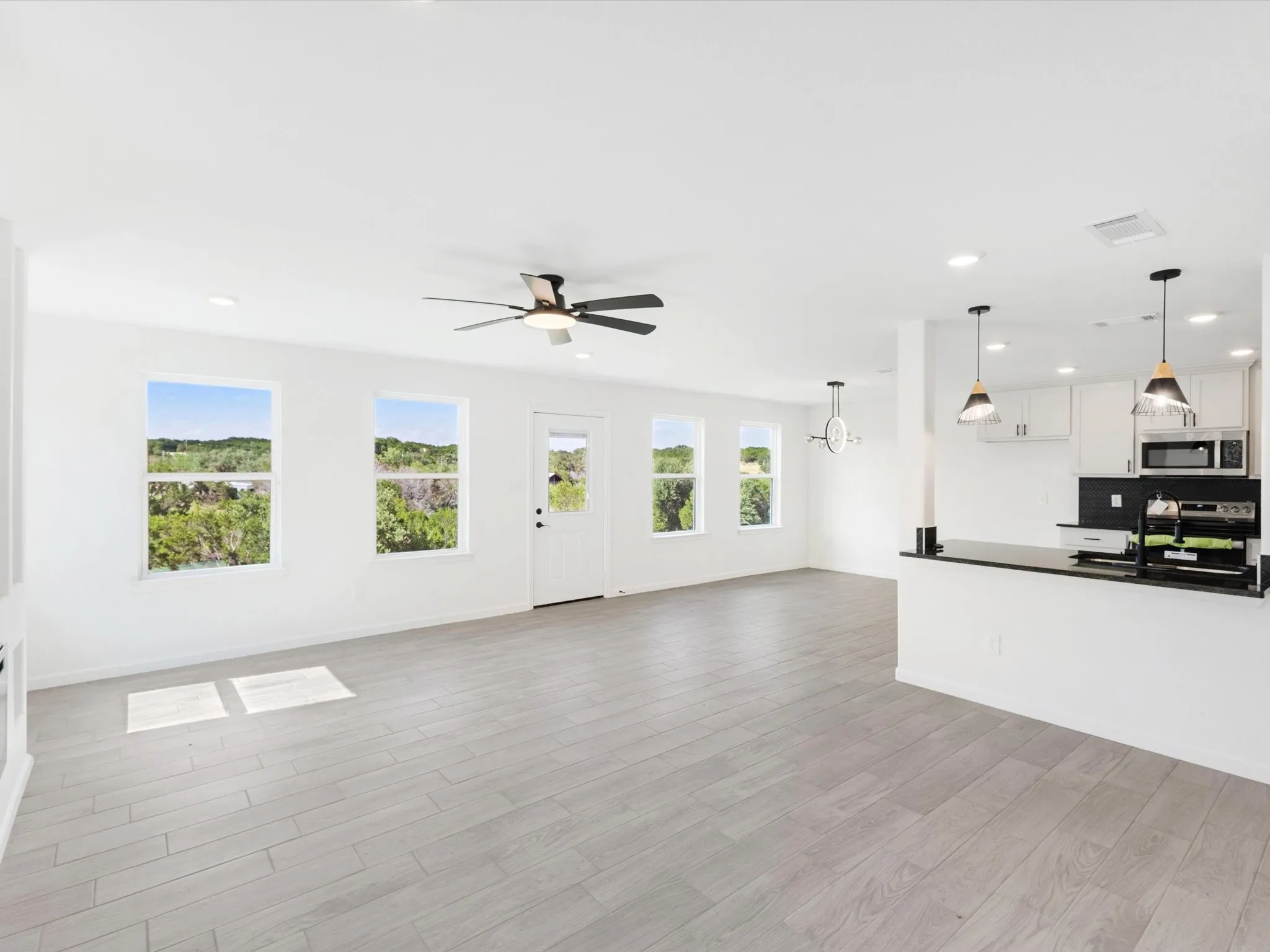 Single Family Residence For Sale in Hood County , 1208 Ridgeview Circle, Granbury, Texas 76048, 3 Bedroom, 3 Bathroom, 2 Garage spaces, 2,242 Sqft, built in 2026, mls#21349136, Real Estate Agent in Granbury, Homes For Sale in Hood county, Homes For Sale in Granbury, Realtor in Granbury Texas, Real Estate Brokerage Independent Realty Texas, Luminita Cordes Realtor