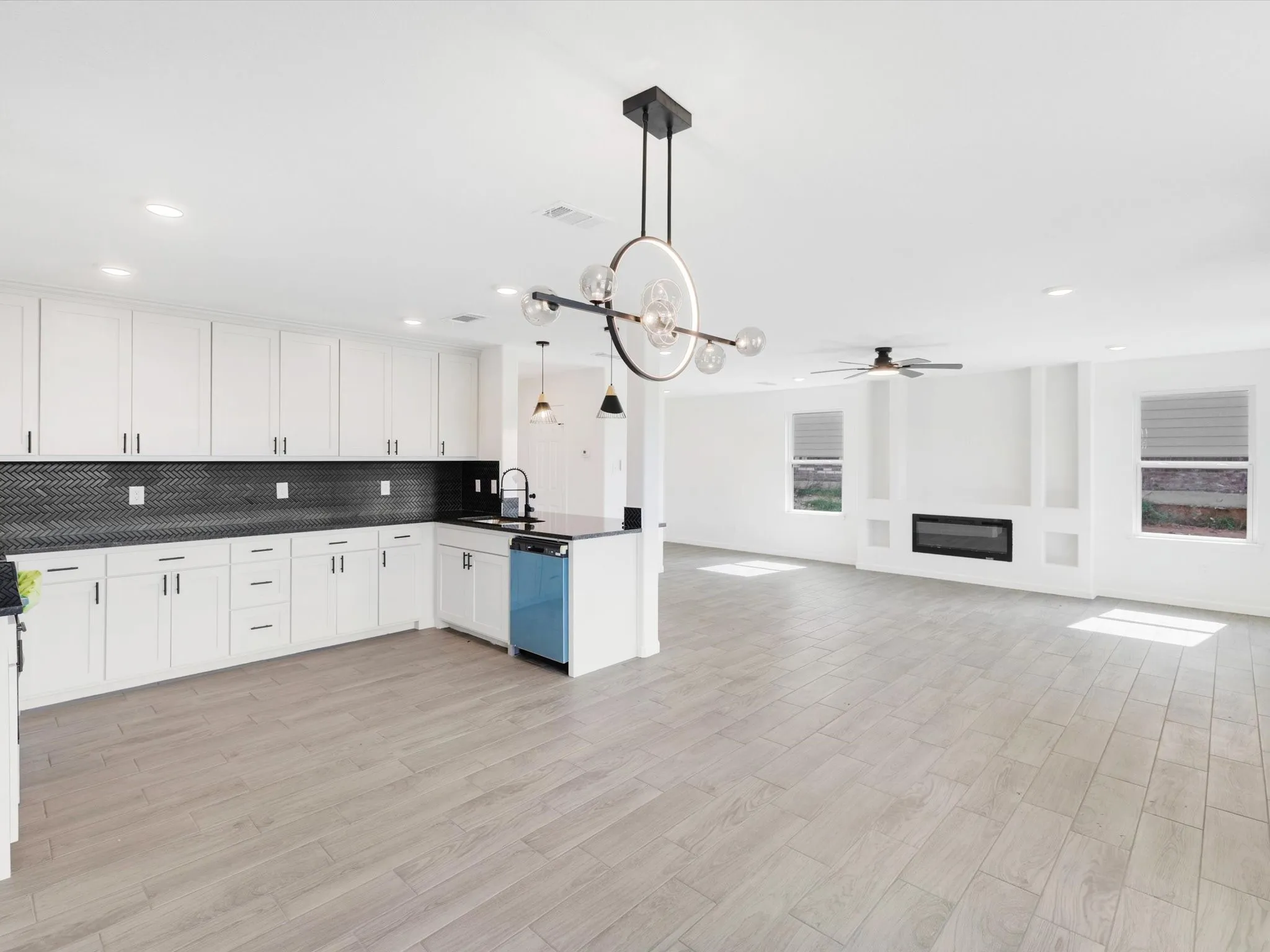 Single Family Residence For Sale in Hood County , 1208 Ridgeview Circle, Granbury, Texas 76048, 3 Bedroom, 3 Bathroom, 2 Garage spaces, 2,242 Sqft, built in 2026, mls#21349136, Real Estate Agent in Granbury, Homes For Sale in Hood county, Homes For Sale in Granbury, Realtor in Granbury Texas, Real Estate Brokerage Independent Realty Texas, Luminita Cordes Realtor