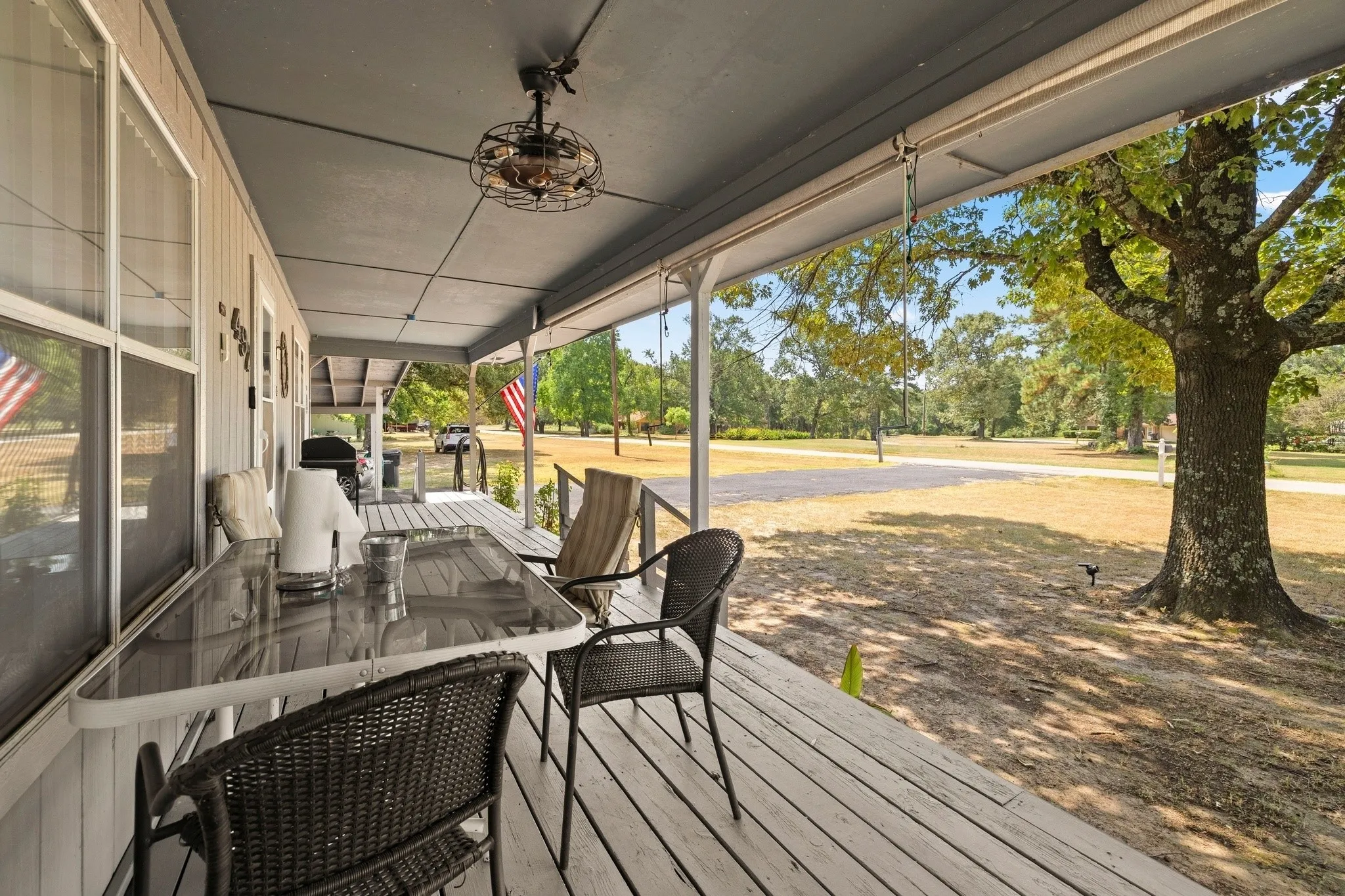 Single Family Residence For Sale in Wood County , 492 CR 1947, Yantis, Texas 75497, 2 Bedroom, 1 Bathroom, Garage spaces, 1,141 Sqft, built in 1998, mls#21355706, Real Estate Agent in Yantis, Homes For Sale in Wood county, Homes For Sale in Yantis, Realtor in Yantis Texas, Real Estate Brokerage Independent Realty Texas, Luminita Cordes Realtor