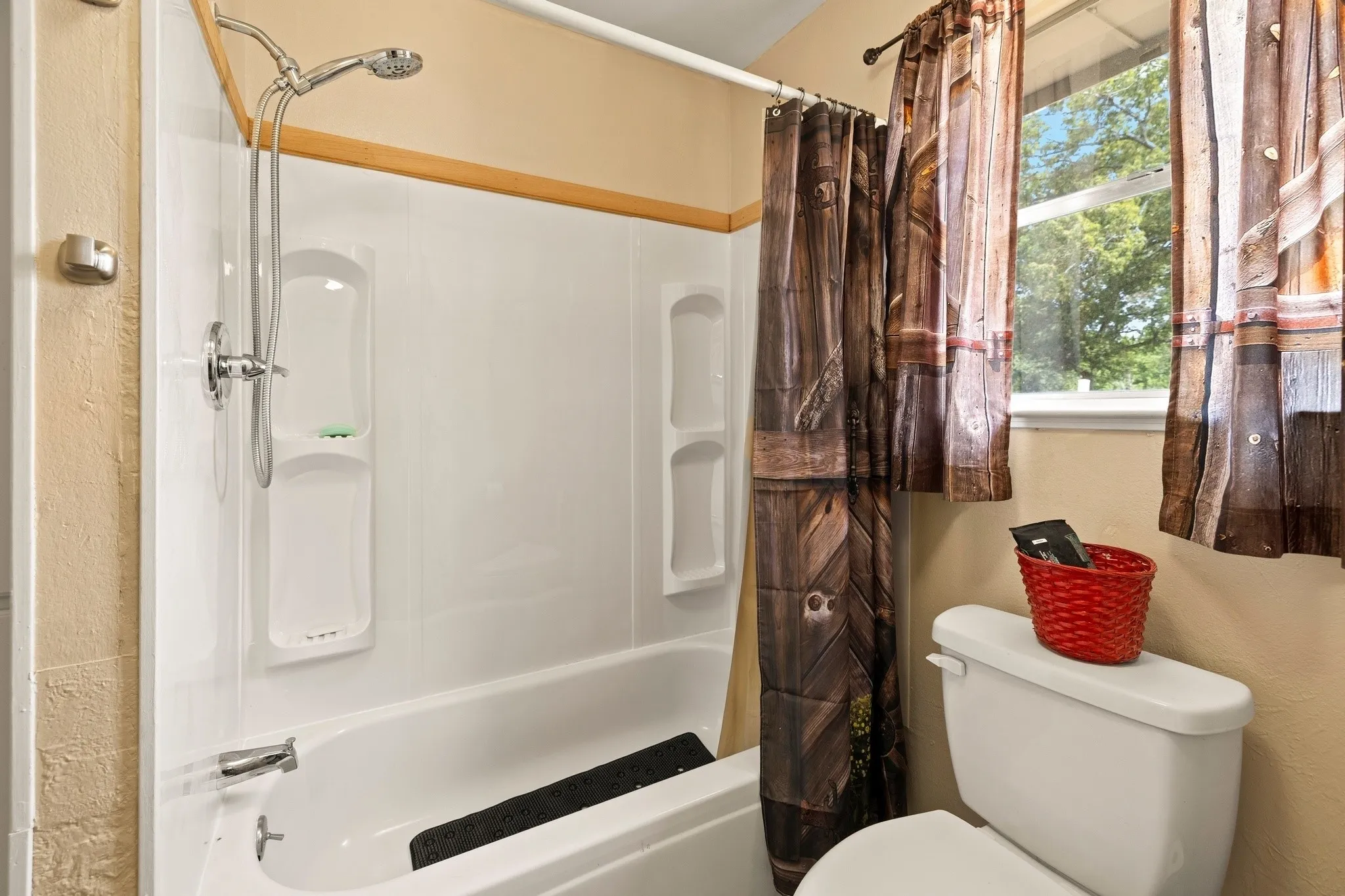 Single Family Residence For Sale in Wood County , 492 CR 1947, Yantis, Texas 75497, 2 Bedroom, 1 Bathroom, Garage spaces, 1,141 Sqft, built in 1998, mls#21355706, Real Estate Agent in Yantis, Homes For Sale in Wood county, Homes For Sale in Yantis, Realtor in Yantis Texas, Real Estate Brokerage Independent Realty Texas, Luminita Cordes Realtor