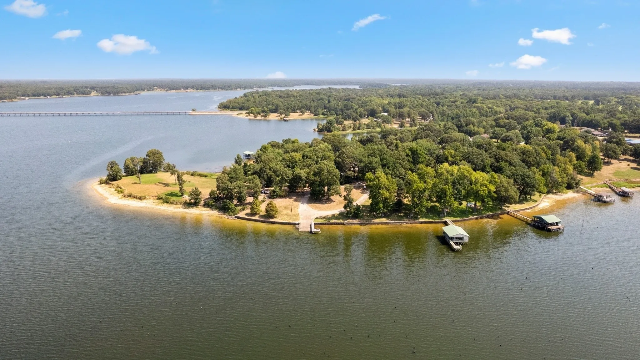 Single Family Residence For Sale in Wood County , 492 CR 1947, Yantis, Texas 75497, 2 Bedroom, 1 Bathroom, Garage spaces, 1,141 Sqft, built in 1998, mls#21355706, Real Estate Agent in Yantis, Homes For Sale in Wood county, Homes For Sale in Yantis, Realtor in Yantis Texas, Real Estate Brokerage Independent Realty Texas, Luminita Cordes Realtor
