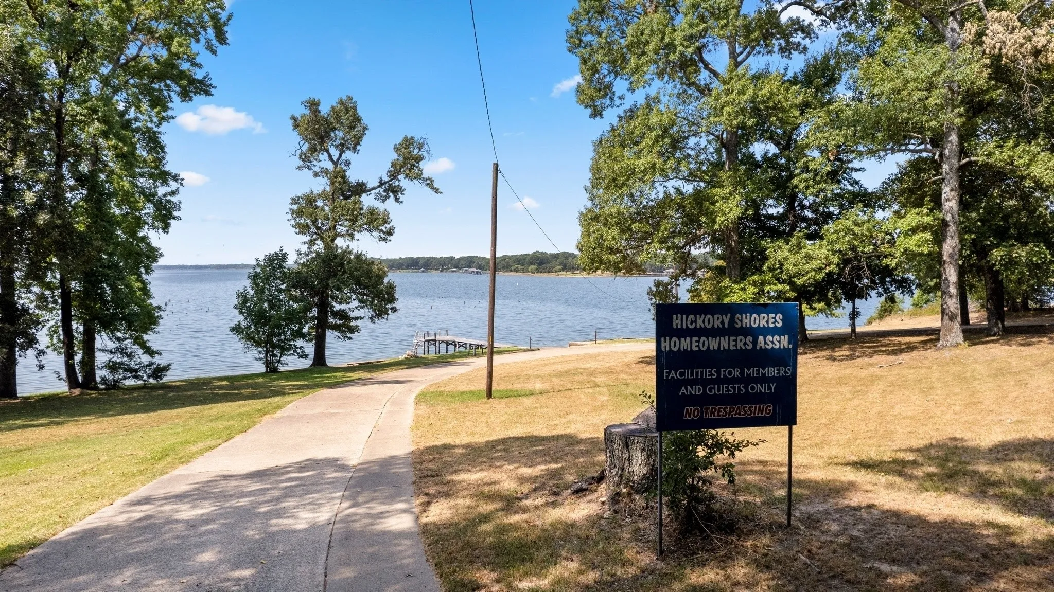 Single Family Residence For Sale in Wood County , 492 CR 1947, Yantis, Texas 75497, 2 Bedroom, 1 Bathroom, Garage spaces, 1,141 Sqft, built in 1998, mls#21355706, Real Estate Agent in Yantis, Homes For Sale in Wood county, Homes For Sale in Yantis, Realtor in Yantis Texas, Real Estate Brokerage Independent Realty Texas, Luminita Cordes Realtor