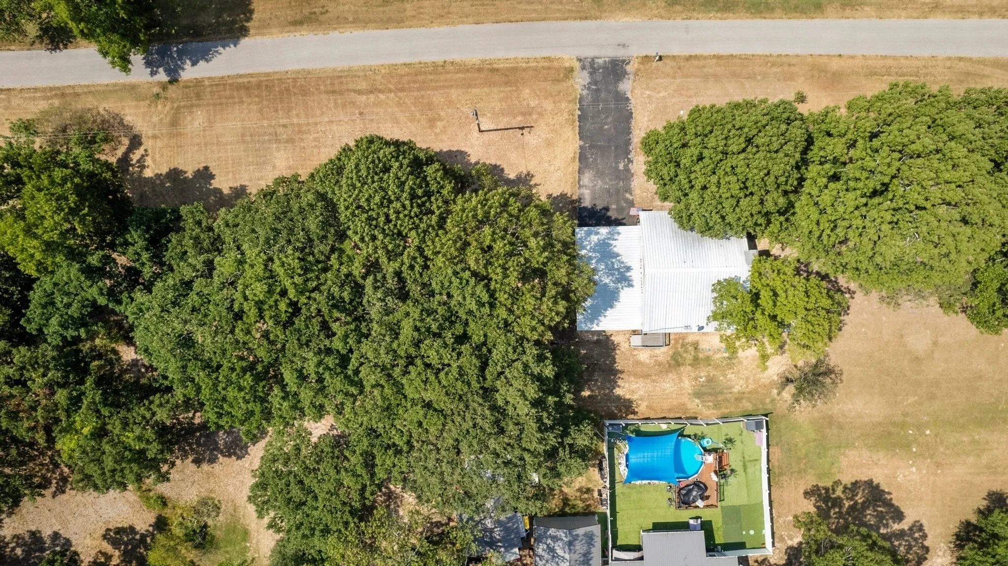 Single Family Residence For Sale in Wood County , 492 CR 1947, Yantis, Texas 75497, 2 Bedroom, 1 Bathroom, Garage spaces, 1,141 Sqft, built in 1998, mls#21355706, Real Estate Agent in Yantis, Homes For Sale in Wood county, Homes For Sale in Yantis, Realtor in Yantis Texas, Real Estate Brokerage Independent Realty Texas, Luminita Cordes Realtor