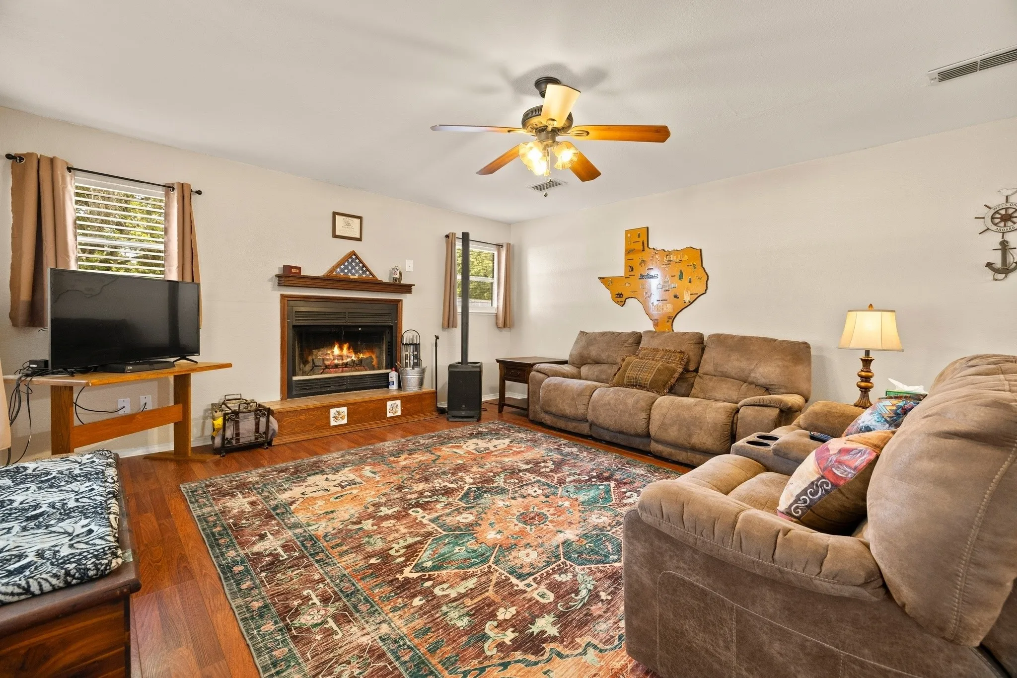 Single Family Residence For Sale in Wood County , 492 CR 1947, Yantis, Texas 75497, 2 Bedroom, 1 Bathroom, Garage spaces, 1,141 Sqft, built in 1998, mls#21355706, Real Estate Agent in Yantis, Homes For Sale in Wood county, Homes For Sale in Yantis, Realtor in Yantis Texas, Real Estate Brokerage Independent Realty Texas, Luminita Cordes Realtor