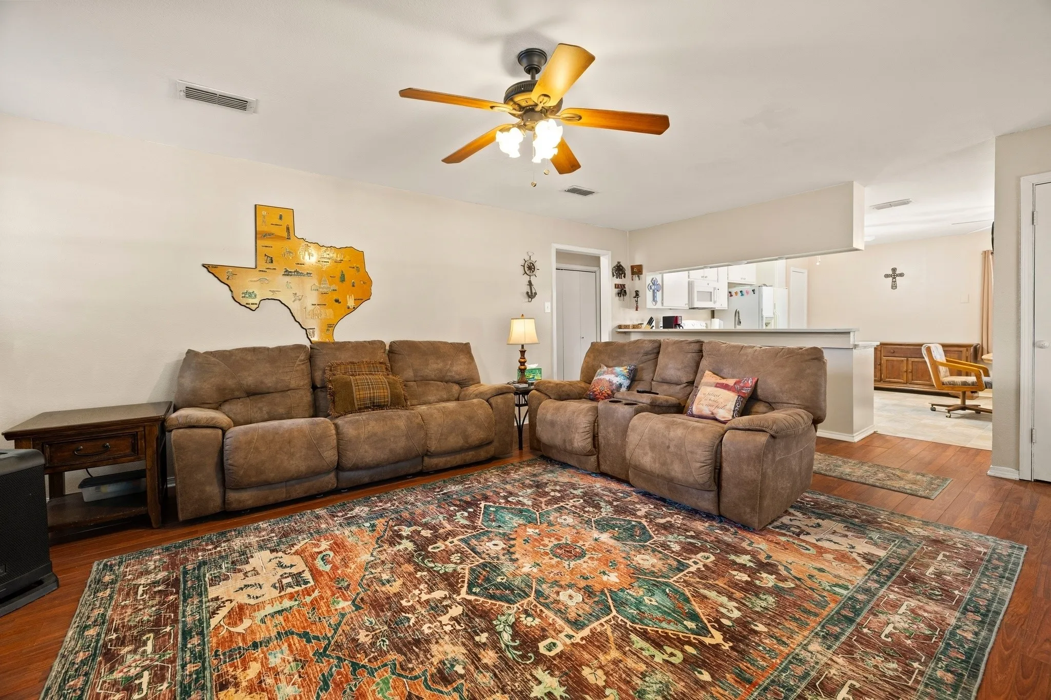 Single Family Residence For Sale in Wood County , 492 CR 1947, Yantis, Texas 75497, 2 Bedroom, 1 Bathroom, Garage spaces, 1,141 Sqft, built in 1998, mls#21355706, Real Estate Agent in Yantis, Homes For Sale in Wood county, Homes For Sale in Yantis, Realtor in Yantis Texas, Real Estate Brokerage Independent Realty Texas, Luminita Cordes Realtor