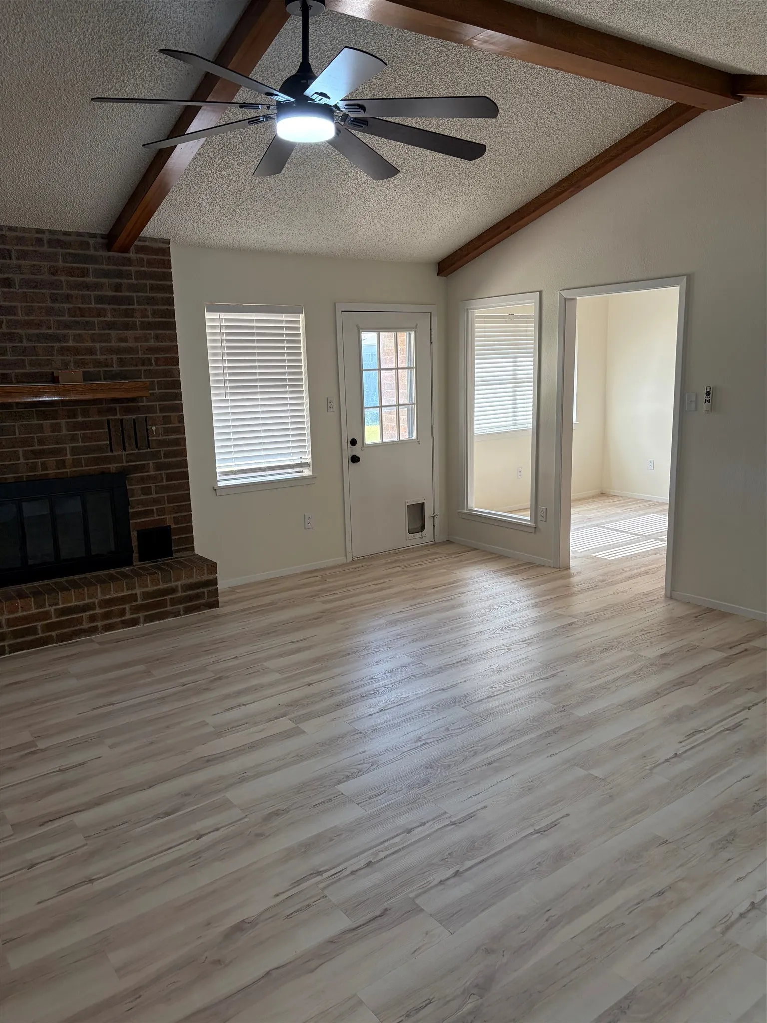 Single Family Residence For Sale in Taylor County , 3009 Button Willow Parkway, Abilene, Texas 79606, 3 Bedroom, 2 Bathroom, 2 Garage spaces, 1,670 Sqft, built in 1981, mls#21355471, Real Estate Agent in Abilene, Homes For Sale in Taylor county, Homes For Sale in Abilene, Realtor in Abilene Texas, Real Estate Brokerage Independent Realty Texas, Luminita Cordes Realtor