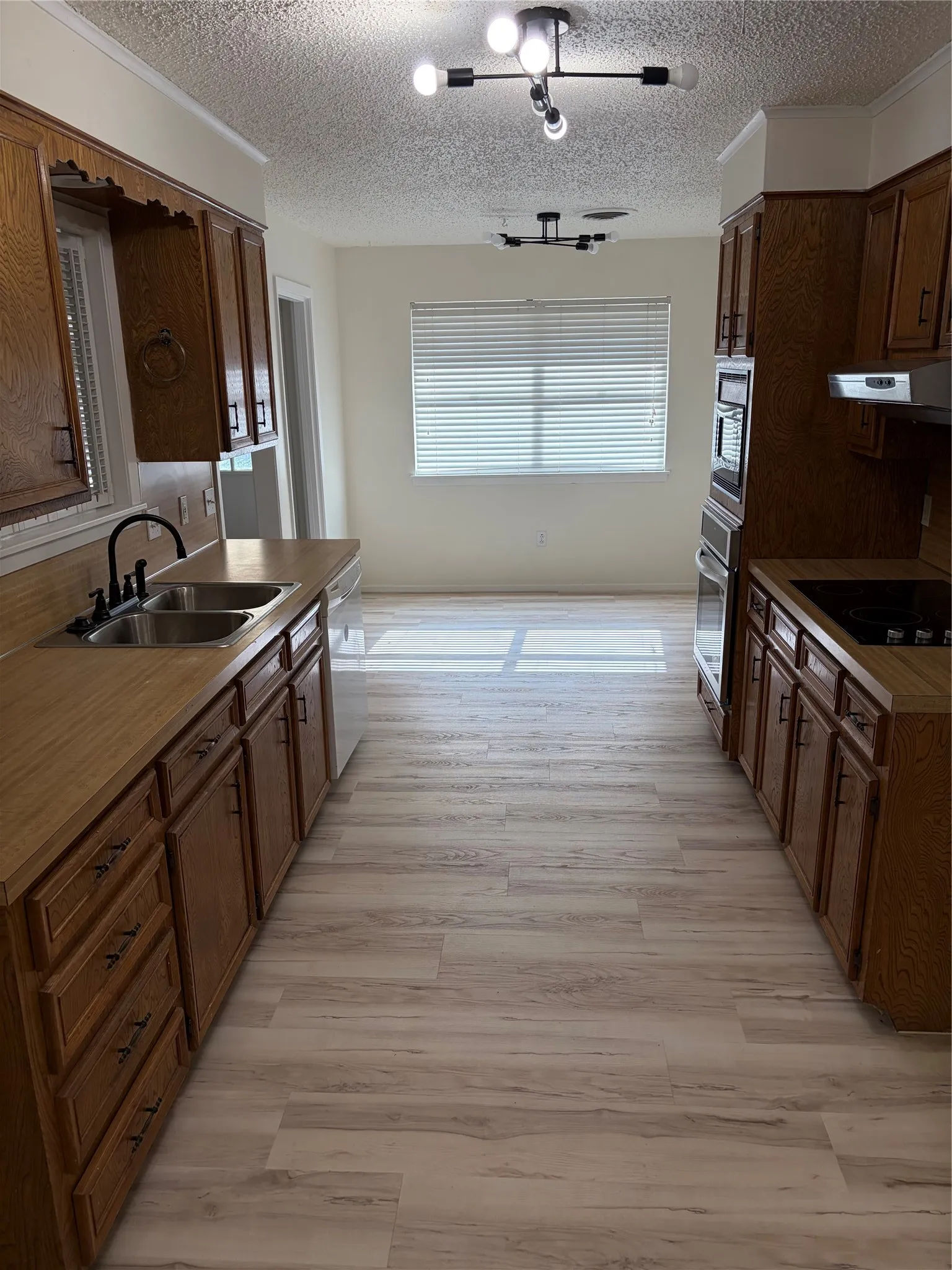 Single Family Residence For Sale in Taylor County , 3009 Button Willow Parkway, Abilene, Texas 79606, 3 Bedroom, 2 Bathroom, 2 Garage spaces, 1,670 Sqft, built in 1981, mls#21355471, Real Estate Agent in Abilene, Homes For Sale in Taylor county, Homes For Sale in Abilene, Realtor in Abilene Texas, Real Estate Brokerage Independent Realty Texas, Luminita Cordes Realtor