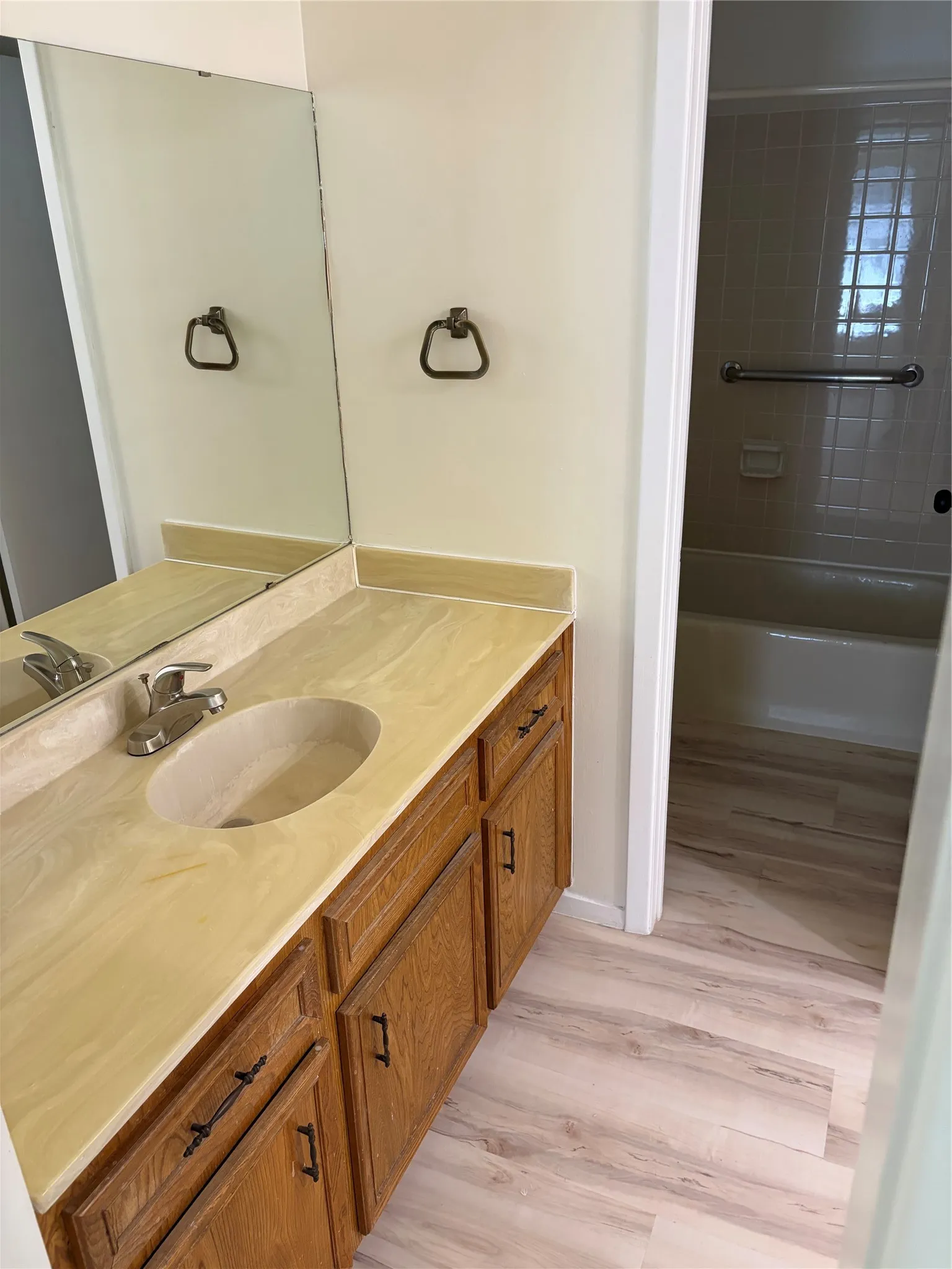 Single Family Residence For Sale in Taylor County , 3009 Button Willow Parkway, Abilene, Texas 79606, 3 Bedroom, 2 Bathroom, 2 Garage spaces, 1,670 Sqft, built in 1981, mls#21355471, Real Estate Agent in Abilene, Homes For Sale in Taylor county, Homes For Sale in Abilene, Realtor in Abilene Texas, Real Estate Brokerage Independent Realty Texas, Luminita Cordes Realtor