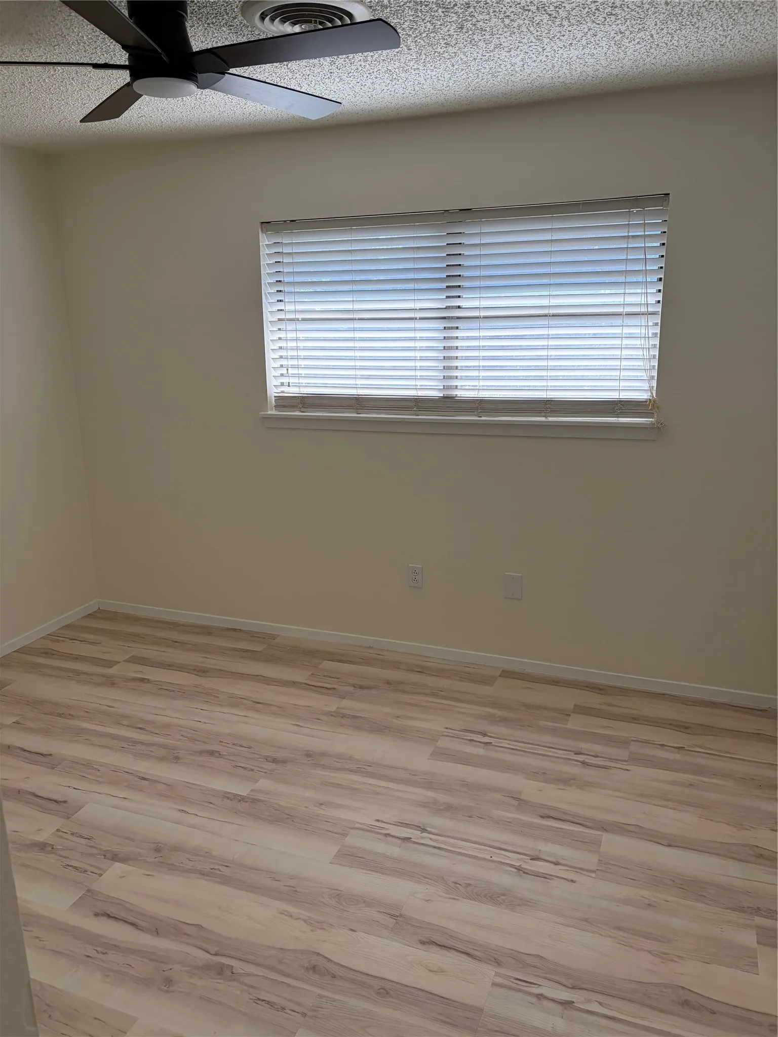 Single Family Residence For Sale in Taylor County , 3009 Button Willow Parkway, Abilene, Texas 79606, 3 Bedroom, 2 Bathroom, 2 Garage spaces, 1,670 Sqft, built in 1981, mls#21355471, Real Estate Agent in Abilene, Homes For Sale in Taylor county, Homes For Sale in Abilene, Realtor in Abilene Texas, Real Estate Brokerage Independent Realty Texas, Luminita Cordes Realtor