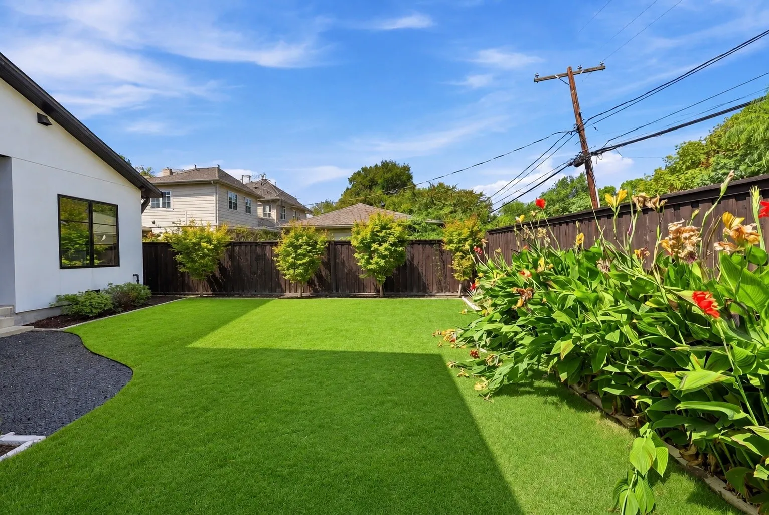 Shown with middle landscaping removed