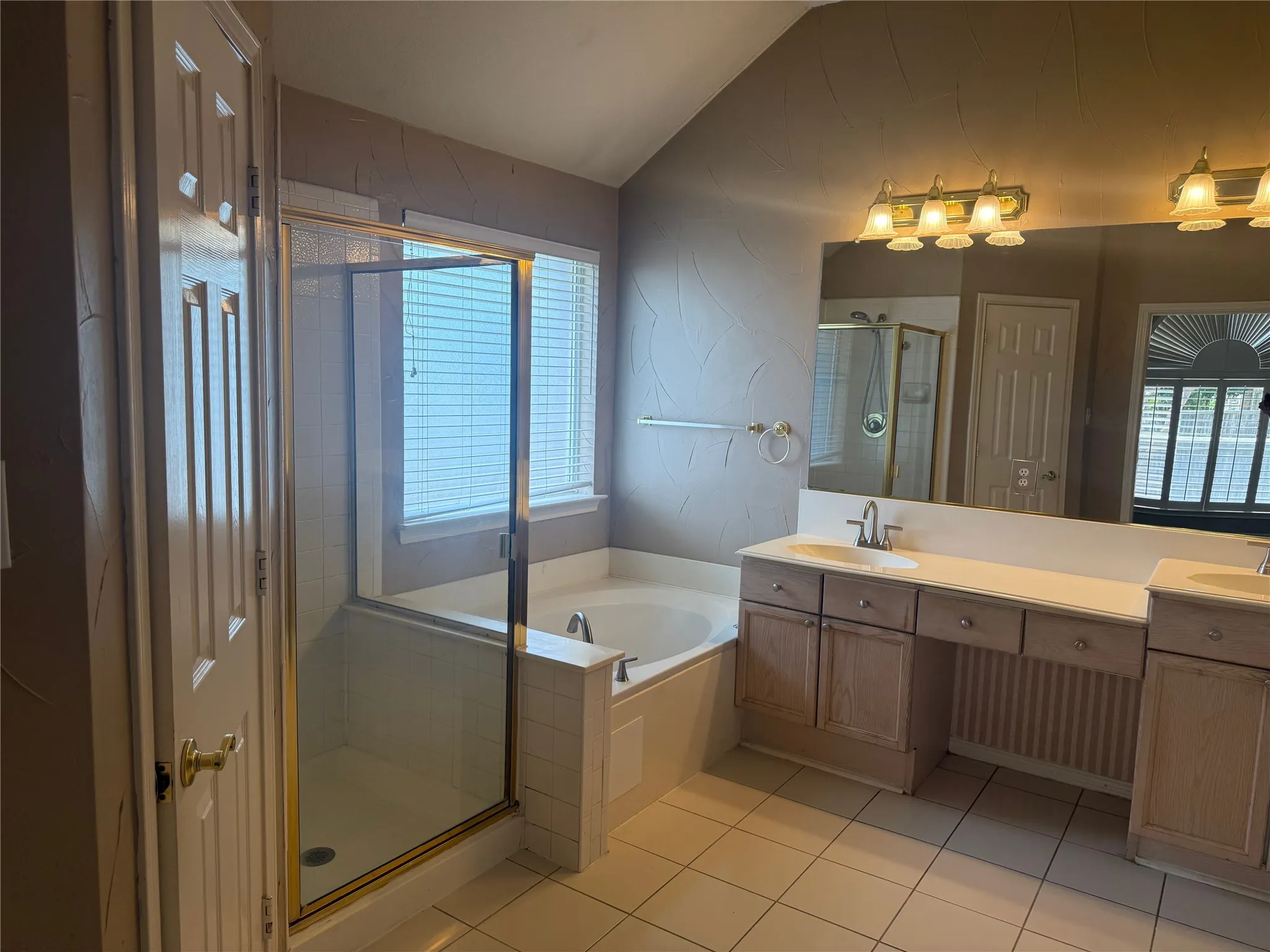 Single Family Residence For Rent in Collin County , 9200 Fairwood Court, Plano, Texas 75025, 4 Bedroom, 2 Bathroom, 2 Garage spaces, 2,137 Sqft, built in 1997, mls#21354800, Real Estate Agent in Plano, Homes For Rent in Collin county, Homes For Rent in Plano, Realtor in Plano Texas, Real Estate Brokerage Independent Realty Texas, Luminita Cordes Realtor