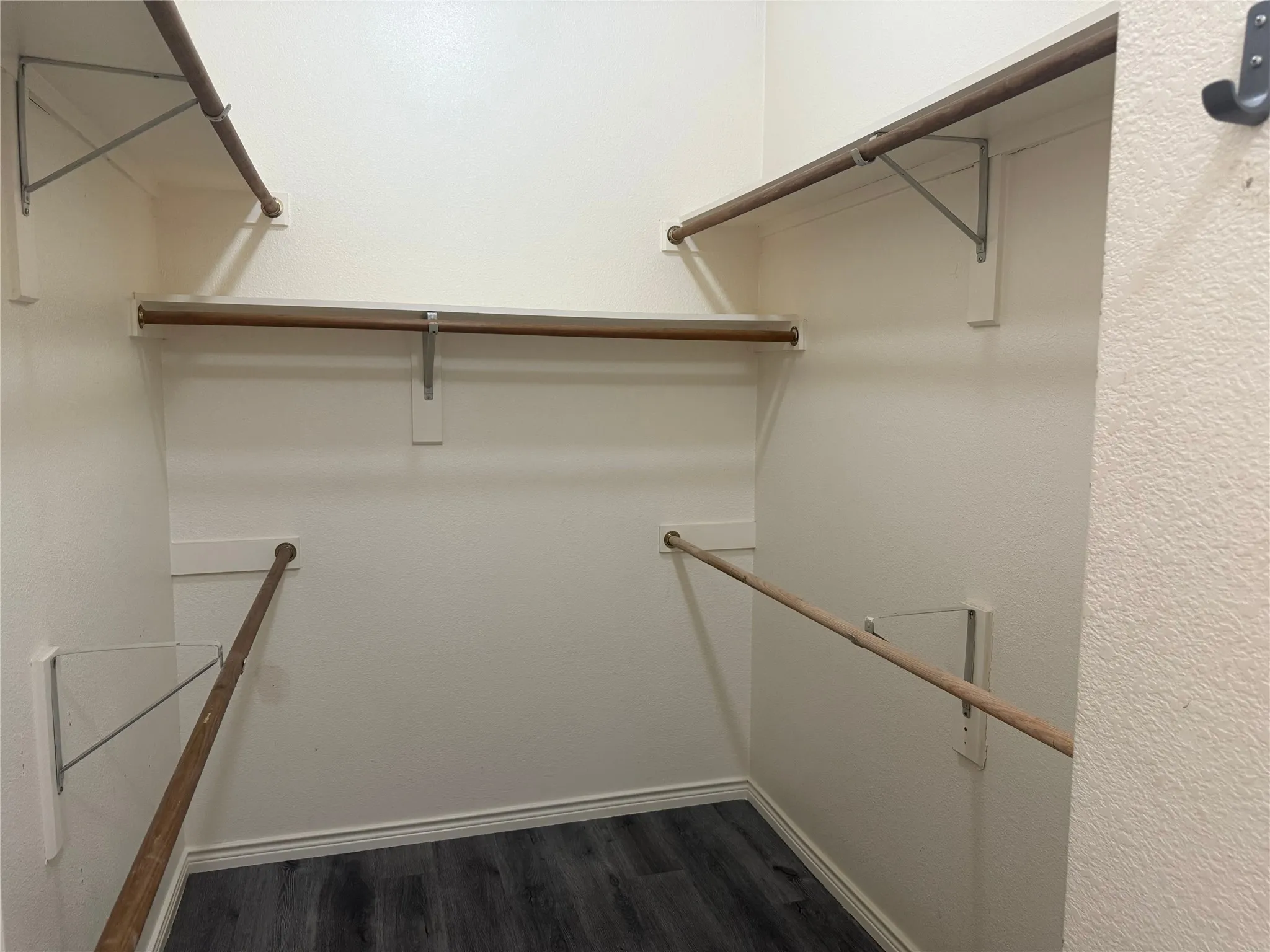 Single Family Residence For Rent in Collin County , 9200 Fairwood Court, Plano, Texas 75025, 4 Bedroom, 2 Bathroom, 2 Garage spaces, 2,137 Sqft, built in 1997, mls#21354800, Real Estate Agent in Plano, Homes For Rent in Collin county, Homes For Rent in Plano, Realtor in Plano Texas, Real Estate Brokerage Independent Realty Texas, Luminita Cordes Realtor