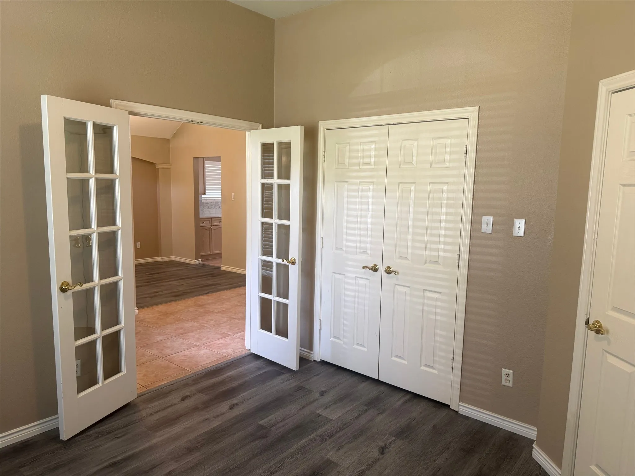 Single Family Residence For Rent in Collin County , 9200 Fairwood Court, Plano, Texas 75025, 4 Bedroom, 2 Bathroom, 2 Garage spaces, 2,137 Sqft, built in 1997, mls#21354800, Real Estate Agent in Plano, Homes For Rent in Collin county, Homes For Rent in Plano, Realtor in Plano Texas, Real Estate Brokerage Independent Realty Texas, Luminita Cordes Realtor