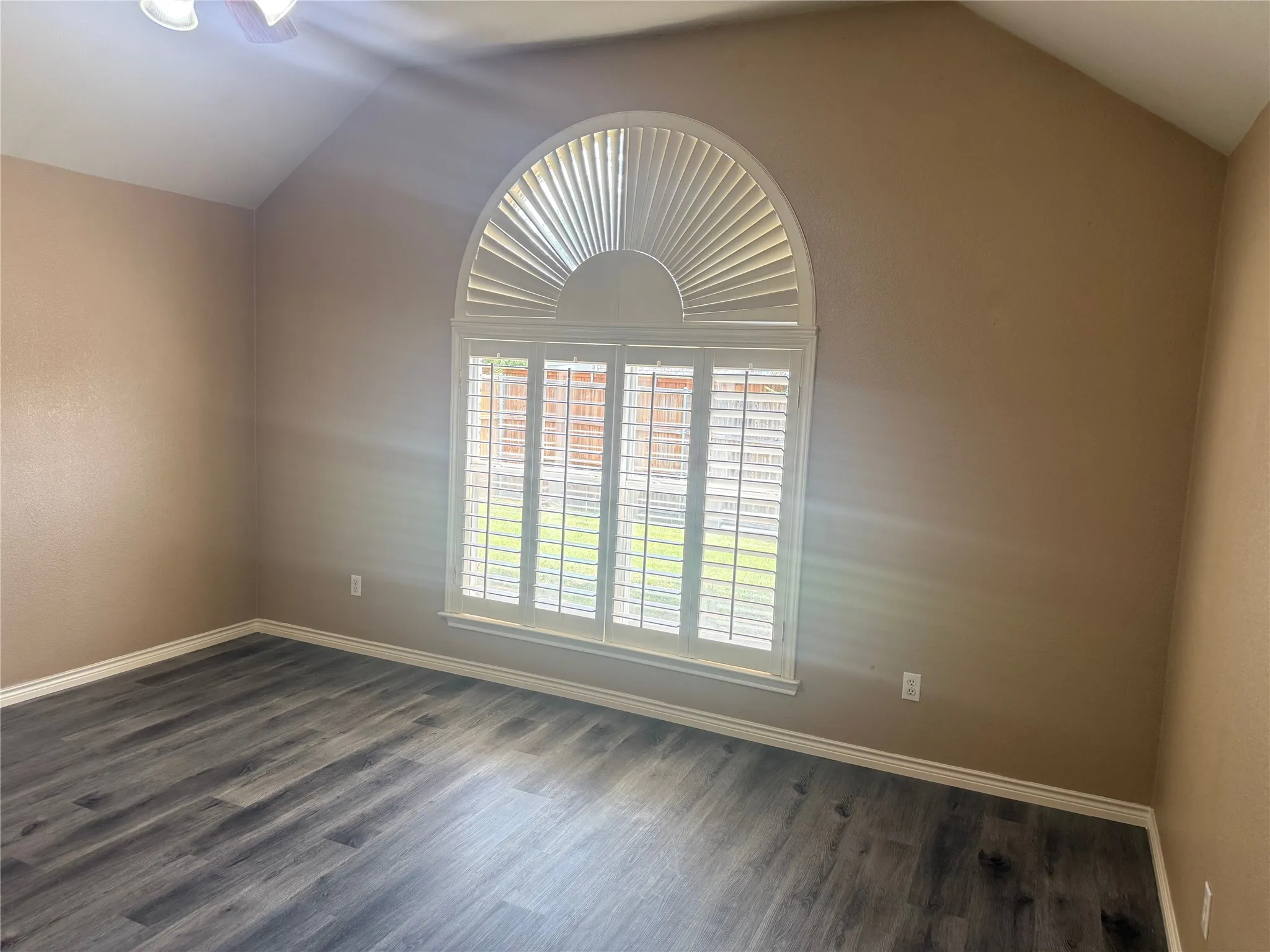 Single Family Residence For Rent in Collin County , 9200 Fairwood Court, Plano, Texas 75025, 4 Bedroom, 2 Bathroom, 2 Garage spaces, 2,137 Sqft, built in 1997, mls#21354800, Real Estate Agent in Plano, Homes For Rent in Collin county, Homes For Rent in Plano, Realtor in Plano Texas, Real Estate Brokerage Independent Realty Texas, Luminita Cordes Realtor