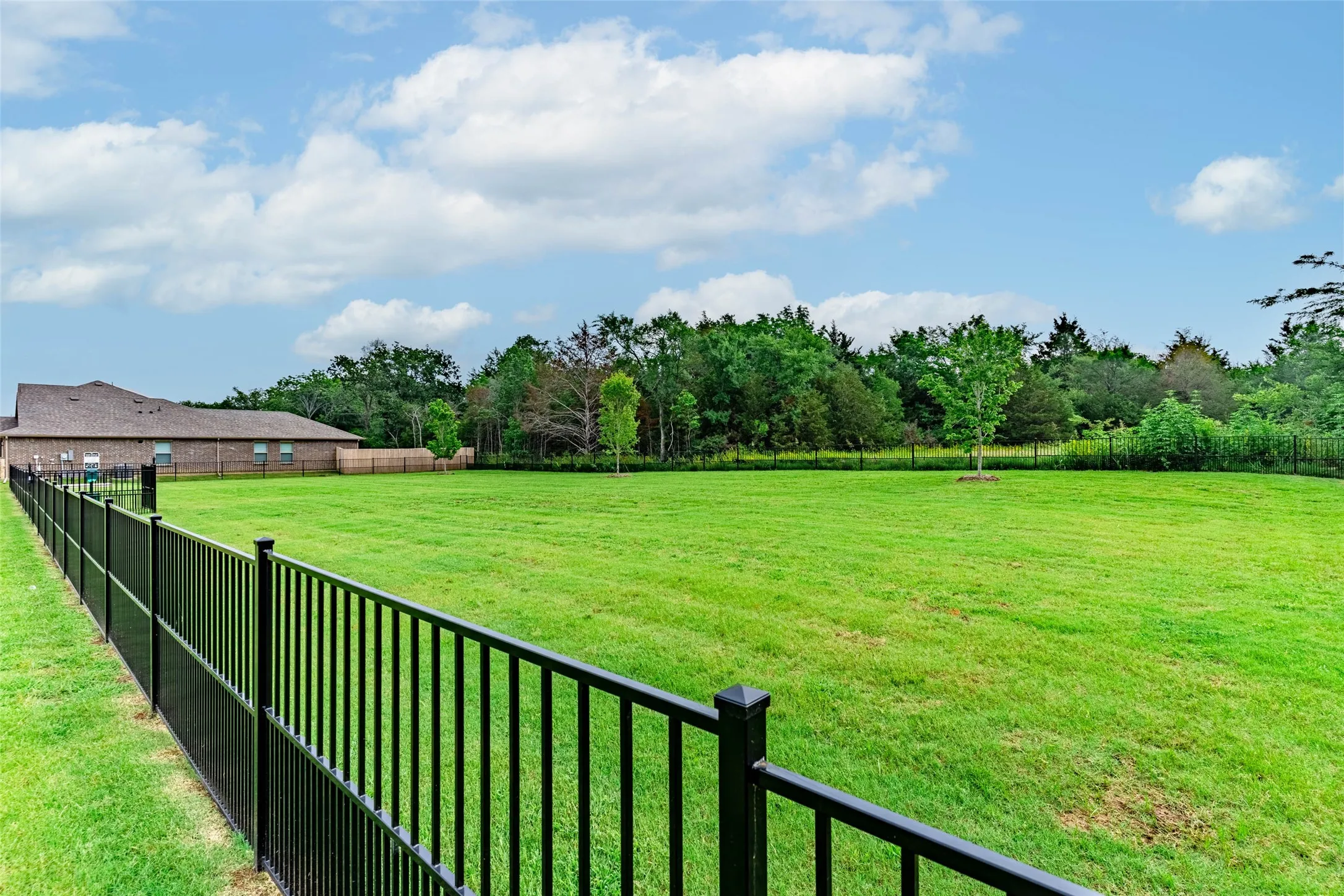 Single Family Residence For Rent in Kaufman County , 109 Knoll Pines Drive, Terrell, Texas 75160, 3 Bedroom, 2 Bathroom, 2 Garage spaces, 1,400 Sqft, built in 2023, mls#21355812, Real Estate Agent in Terrell, Homes For Rent in Kaufman county, Homes For Rent in Terrell, Realtor in Terrell Texas, Real Estate Brokerage Independent Realty Texas, Luminita Cordes Realtor