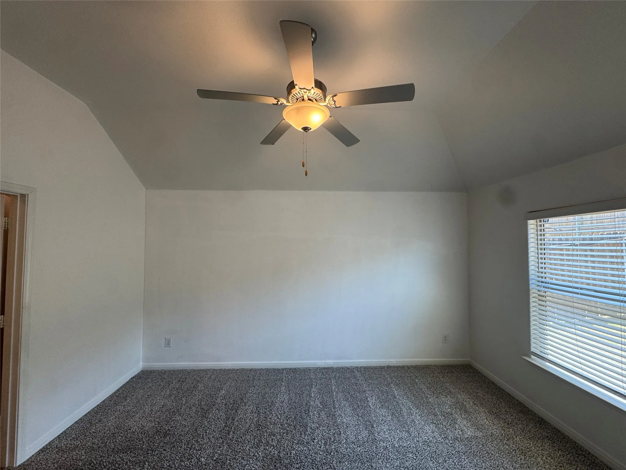 Single Family Residence For Rent in Tarrant County , 7512 Noble Oaks Drive, Fort Worth, Texas 76120, 3 Bedroom, 2 Bathroom, 2 Garage spaces, 1,789 Sqft, built in 2021, mls#21356609, Real Estate Agent in Fort Worth, Homes For Rent in Tarrant county, Homes For Rent in Fort Worth, Realtor in Fort Worth Texas, Real Estate Brokerage Independent Realty Texas, Luminita Cordes Realtor