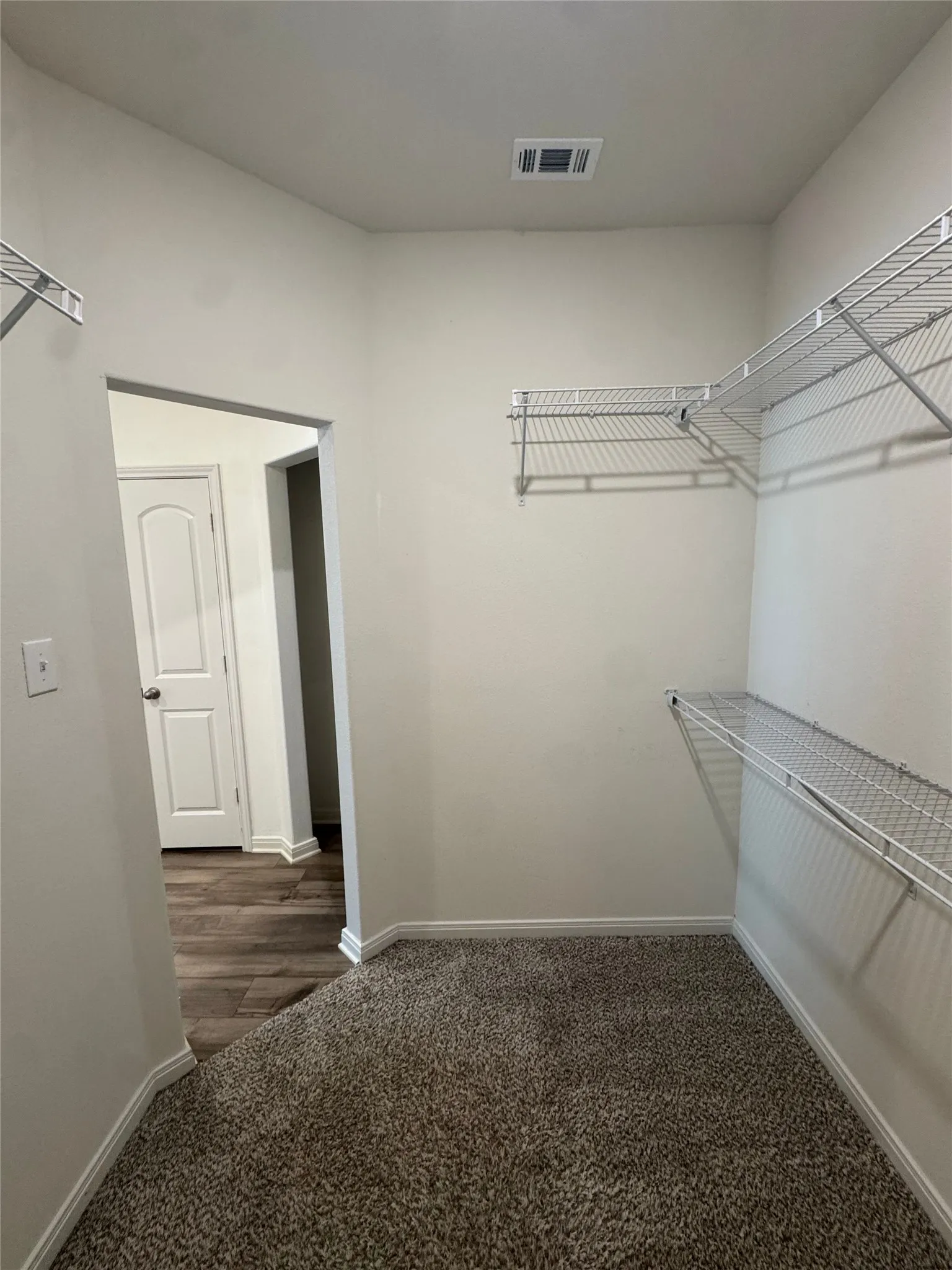 Single Family Residence For Rent in Tarrant County , 7512 Noble Oaks Drive, Fort Worth, Texas 76120, 3 Bedroom, 2 Bathroom, 2 Garage spaces, 1,789 Sqft, built in 2021, mls#21356609, Real Estate Agent in Fort Worth, Homes For Rent in Tarrant county, Homes For Rent in Fort Worth, Realtor in Fort Worth Texas, Real Estate Brokerage Independent Realty Texas, Luminita Cordes Realtor