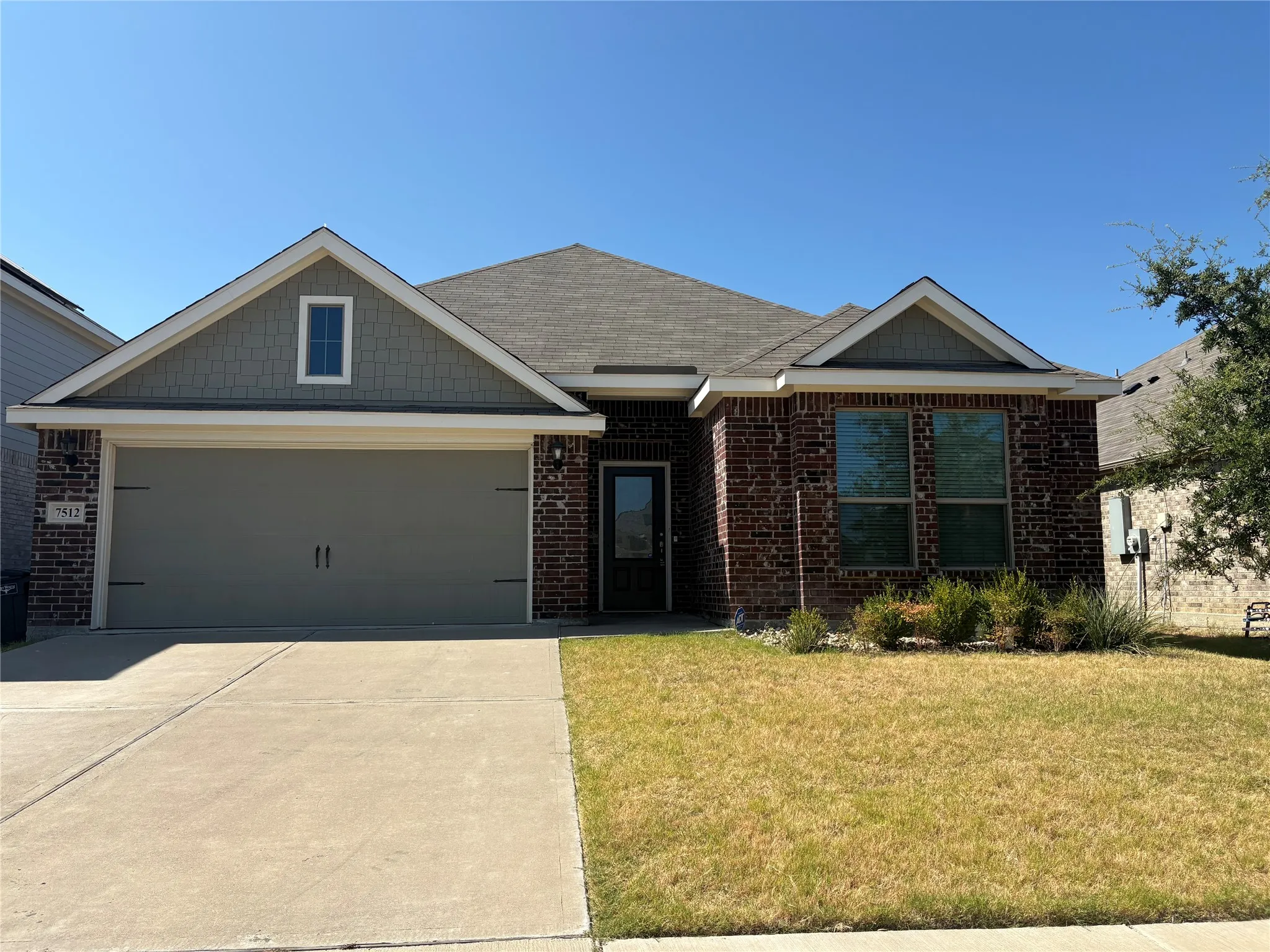 Single Family Residence For Rent in Tarrant County , 7512 Noble Oaks Drive, Fort Worth, Texas 76120, 3 Bedroom, 2 Bathroom, 2 Garage spaces, 1,789 Sqft, built in 2021, mls#21356609, Real Estate Agent in Fort Worth, Homes For Rent in Tarrant county, Homes For Rent in Fort Worth, Realtor in Fort Worth Texas, Real Estate Brokerage Independent Realty Texas, Luminita Cordes Realtor