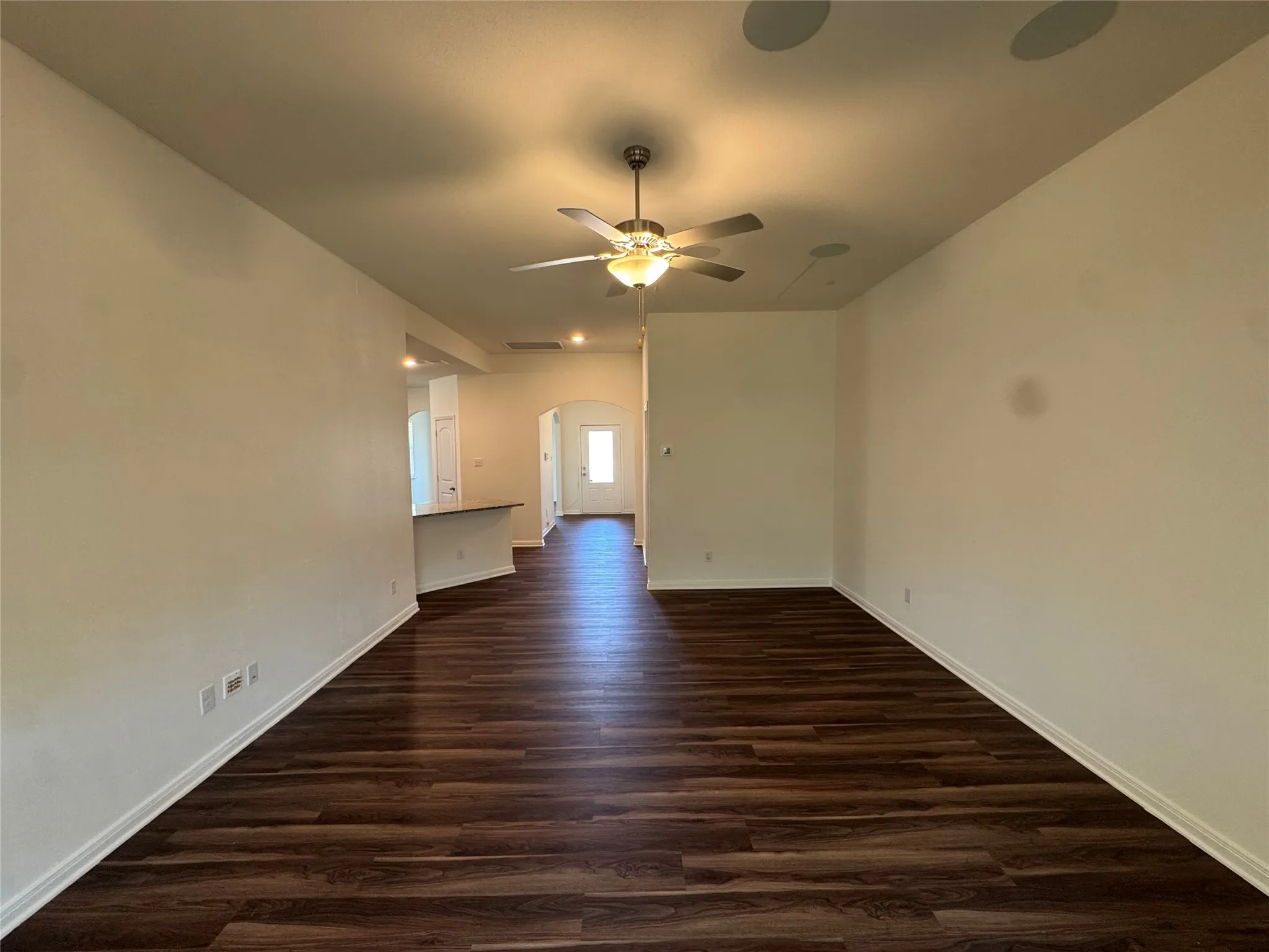 Single Family Residence For Rent in Tarrant County , 7512 Noble Oaks Drive, Fort Worth, Texas 76120, 3 Bedroom, 2 Bathroom, 2 Garage spaces, 1,789 Sqft, built in 2021, mls#21356609, Real Estate Agent in Fort Worth, Homes For Rent in Tarrant county, Homes For Rent in Fort Worth, Realtor in Fort Worth Texas, Real Estate Brokerage Independent Realty Texas, Luminita Cordes Realtor