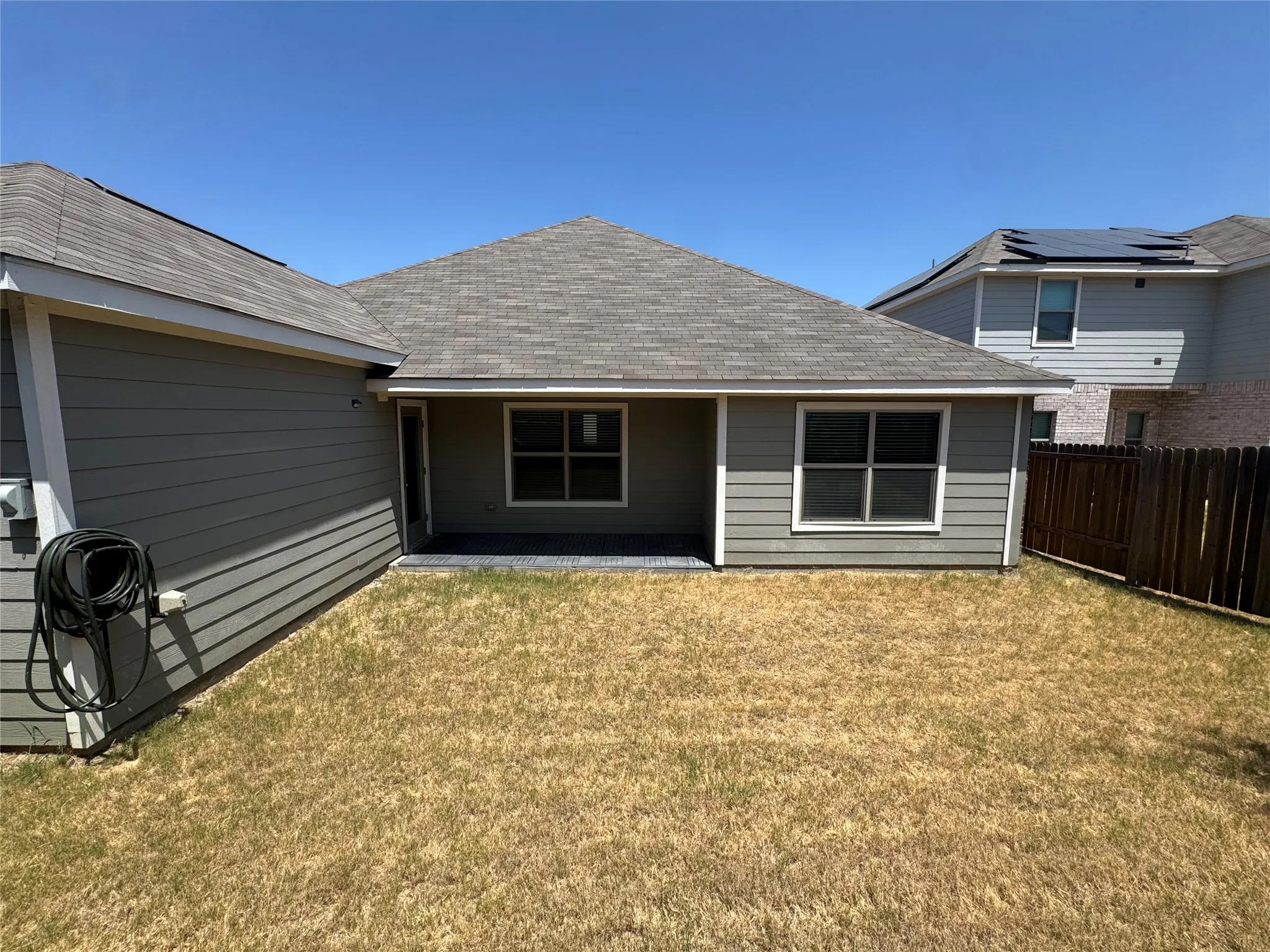 Single Family Residence For Rent in Tarrant County , 7512 Noble Oaks Drive, Fort Worth, Texas 76120, 3 Bedroom, 2 Bathroom, 2 Garage spaces, 1,789 Sqft, built in 2021, mls#21356609, Real Estate Agent in Fort Worth, Homes For Rent in Tarrant county, Homes For Rent in Fort Worth, Realtor in Fort Worth Texas, Real Estate Brokerage Independent Realty Texas, Luminita Cordes Realtor