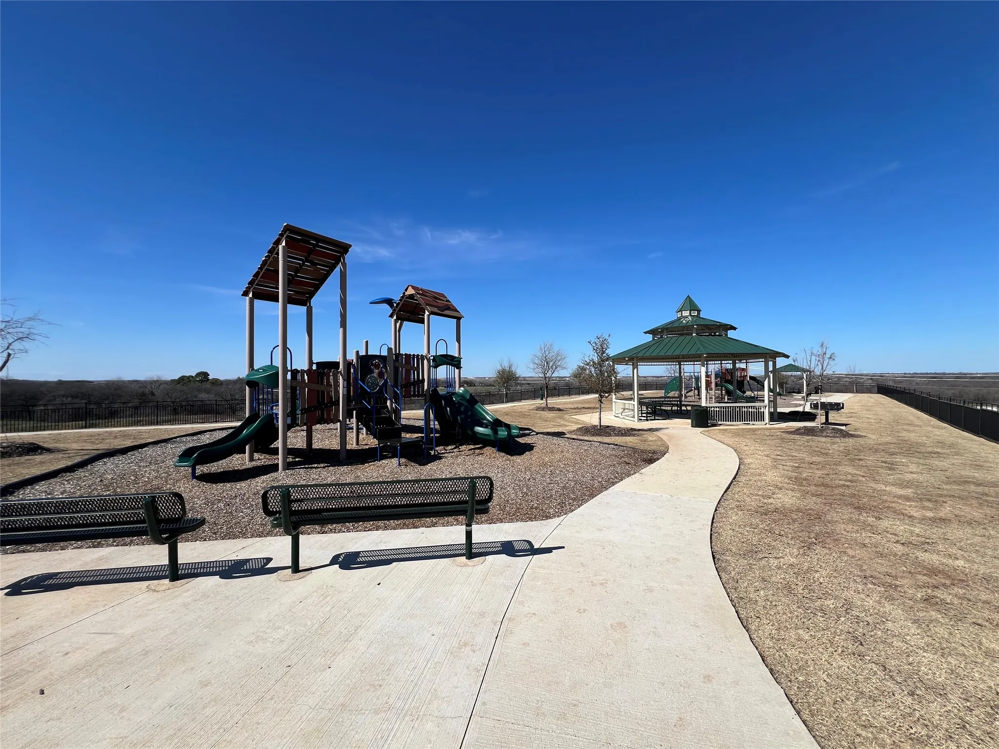 Single Family Residence For Rent in Tarrant County , 7512 Noble Oaks Drive, Fort Worth, Texas 76120, 3 Bedroom, 2 Bathroom, 2 Garage spaces, 1,789 Sqft, built in 2021, mls#21356609, Real Estate Agent in Fort Worth, Homes For Rent in Tarrant county, Homes For Rent in Fort Worth, Realtor in Fort Worth Texas, Real Estate Brokerage Independent Realty Texas, Luminita Cordes Realtor