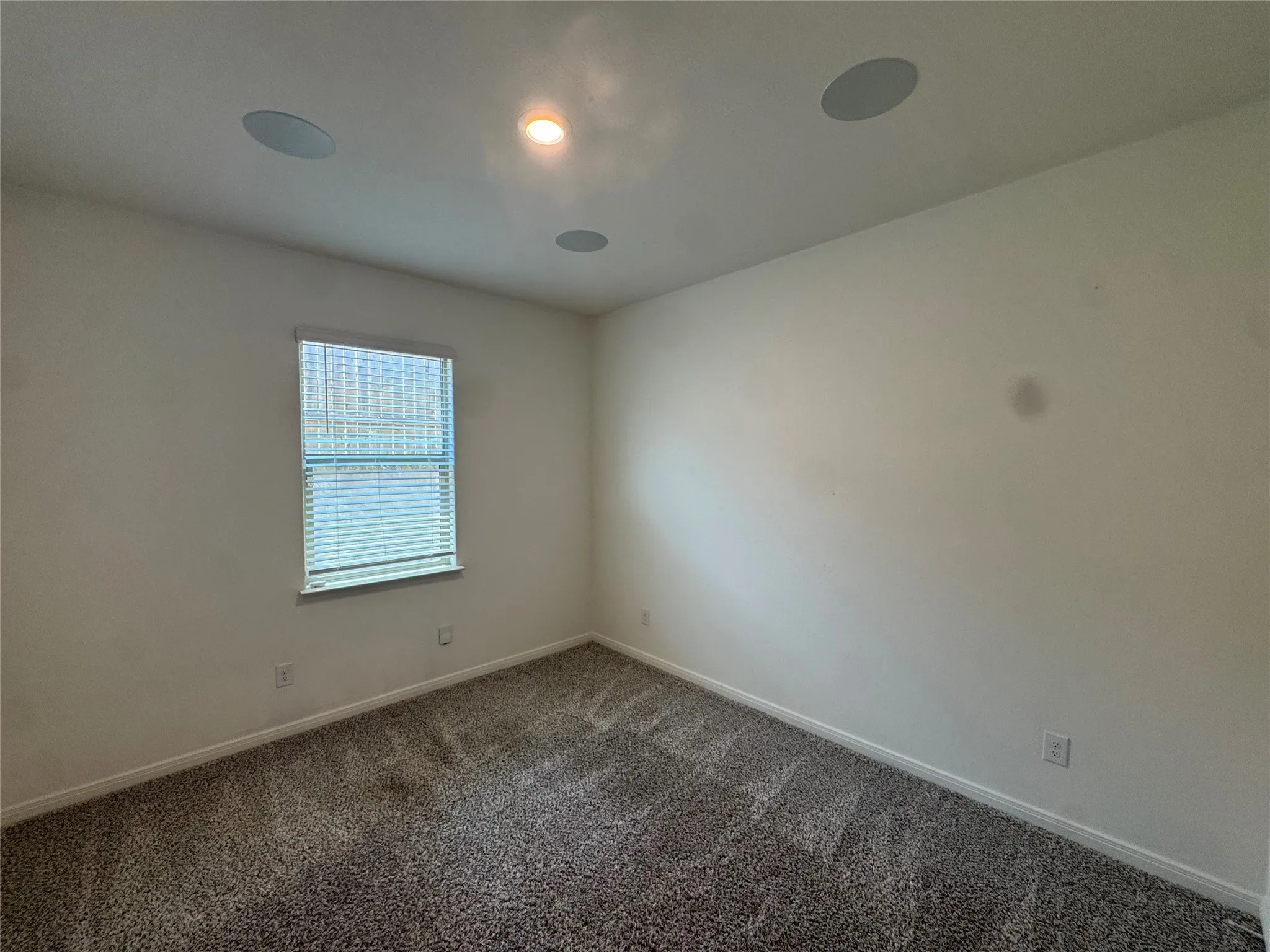 Single Family Residence For Rent in Tarrant County , 7512 Noble Oaks Drive, Fort Worth, Texas 76120, 3 Bedroom, 2 Bathroom, 2 Garage spaces, 1,789 Sqft, built in 2021, mls#21356609, Real Estate Agent in Fort Worth, Homes For Rent in Tarrant county, Homes For Rent in Fort Worth, Realtor in Fort Worth Texas, Real Estate Brokerage Independent Realty Texas, Luminita Cordes Realtor
