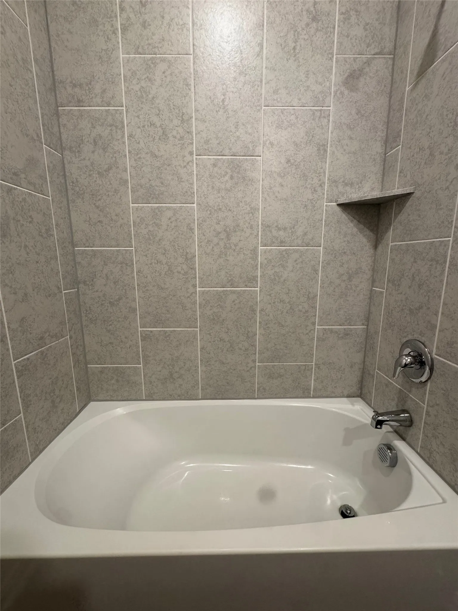 Single Family Residence For Rent in Tarrant County , 7512 Noble Oaks Drive, Fort Worth, Texas 76120, 3 Bedroom, 2 Bathroom, 2 Garage spaces, 1,789 Sqft, built in 2021, mls#21356609, Real Estate Agent in Fort Worth, Homes For Rent in Tarrant county, Homes For Rent in Fort Worth, Realtor in Fort Worth Texas, Real Estate Brokerage Independent Realty Texas, Luminita Cordes Realtor