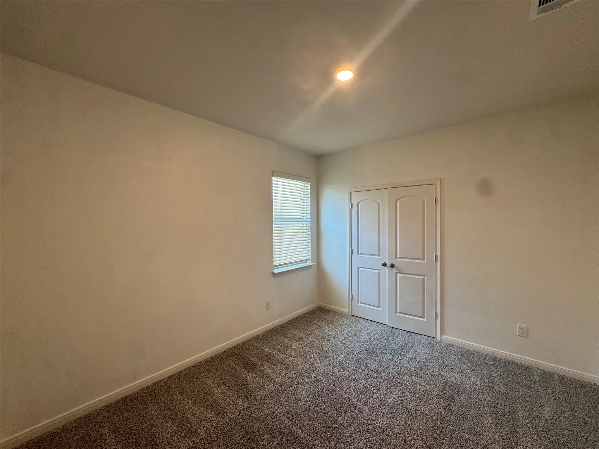 Single Family Residence For Rent in Tarrant County , 7512 Noble Oaks Drive, Fort Worth, Texas 76120, 3 Bedroom, 2 Bathroom, 2 Garage spaces, 1,789 Sqft, built in 2021, mls#21356609, Real Estate Agent in Fort Worth, Homes For Rent in Tarrant county, Homes For Rent in Fort Worth, Realtor in Fort Worth Texas, Real Estate Brokerage Independent Realty Texas, Luminita Cordes Realtor