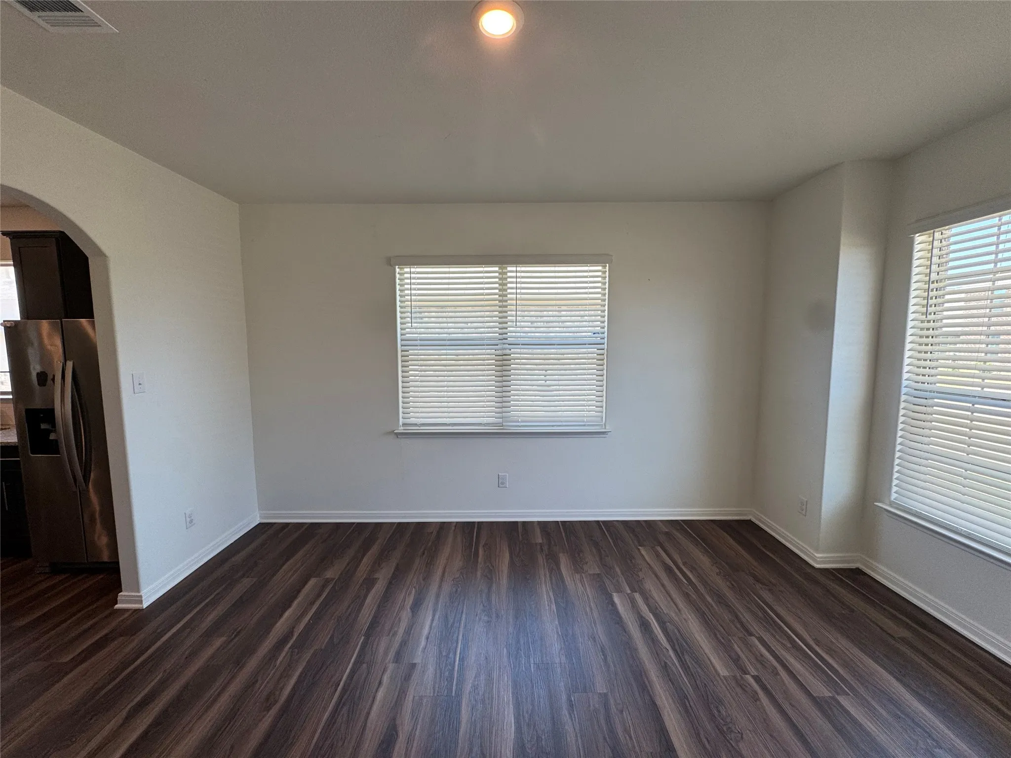 Single Family Residence For Rent in Tarrant County , 7512 Noble Oaks Drive, Fort Worth, Texas 76120, 3 Bedroom, 2 Bathroom, 2 Garage spaces, 1,789 Sqft, built in 2021, mls#21356609, Real Estate Agent in Fort Worth, Homes For Rent in Tarrant county, Homes For Rent in Fort Worth, Realtor in Fort Worth Texas, Real Estate Brokerage Independent Realty Texas, Luminita Cordes Realtor