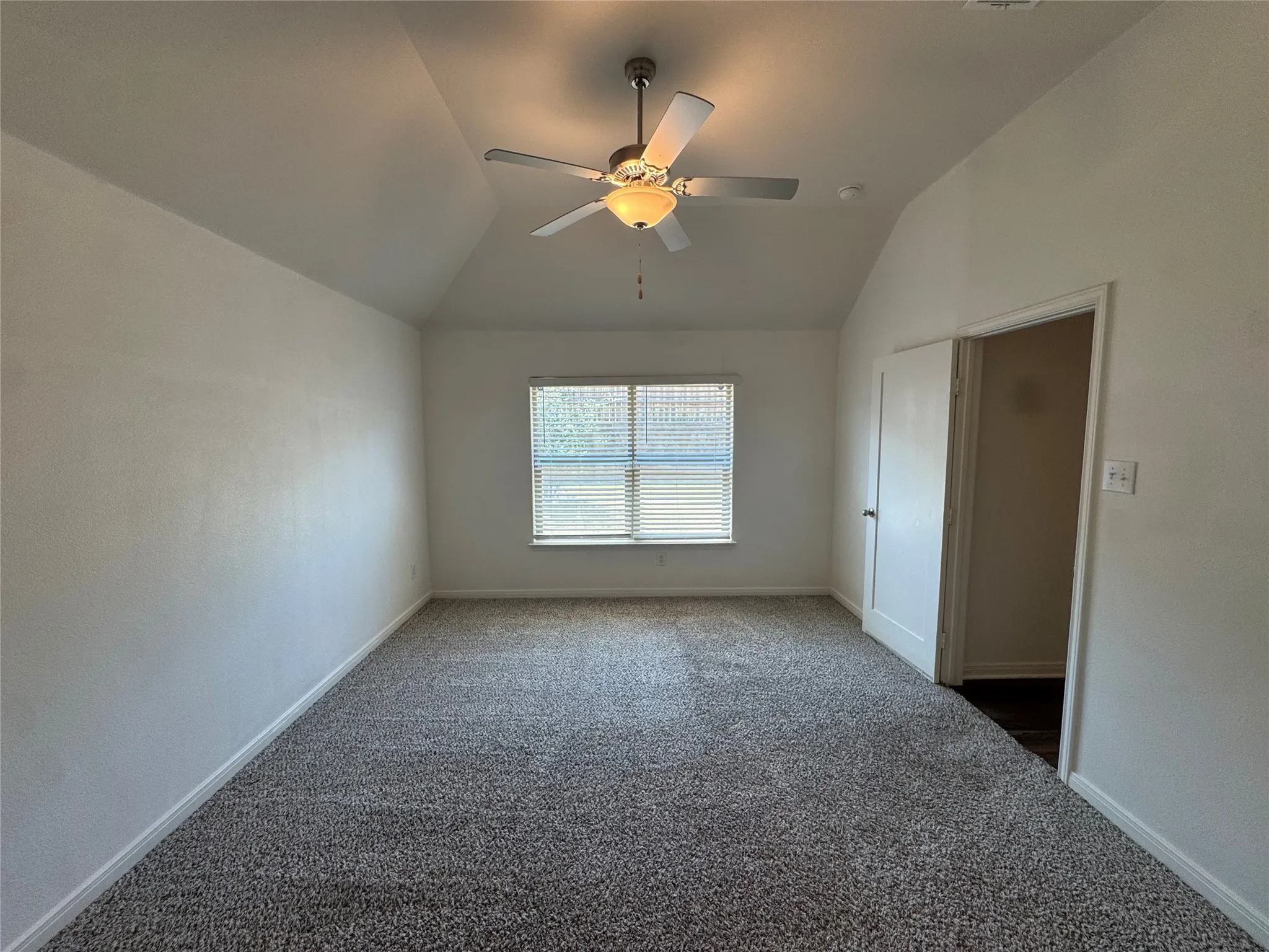 Single Family Residence For Rent in Tarrant County , 7512 Noble Oaks Drive, Fort Worth, Texas 76120, 3 Bedroom, 2 Bathroom, 2 Garage spaces, 1,789 Sqft, built in 2021, mls#21356609, Real Estate Agent in Fort Worth, Homes For Rent in Tarrant county, Homes For Rent in Fort Worth, Realtor in Fort Worth Texas, Real Estate Brokerage Independent Realty Texas, Luminita Cordes Realtor