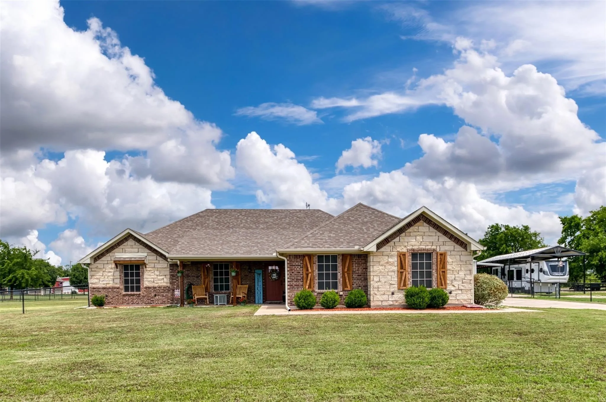 Single Family Residence For Sale in Fannin County , 220 Hidden Meadow Trail, Leonard, Texas 75452, 3 Bedroom, 2 Bathroom, 4 Garage spaces, 1,954 Sqft, built in 2021, mls#21351944, Real Estate Agent in Leonard, Homes For Sale in Fannin county, Homes For Sale in Leonard, Realtor in Leonard Texas, Real Estate Brokerage Independent Realty Texas, Luminita Cordes Realtor