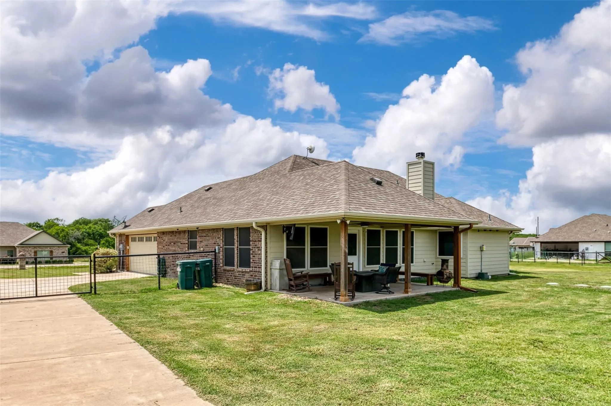 Single Family Residence For Sale in Fannin County , 220 Hidden Meadow Trail, Leonard, Texas 75452, 3 Bedroom, 2 Bathroom, 4 Garage spaces, 1,954 Sqft, built in 2021, mls#21351944, Real Estate Agent in Leonard, Homes For Sale in Fannin county, Homes For Sale in Leonard, Realtor in Leonard Texas, Real Estate Brokerage Independent Realty Texas, Luminita Cordes Realtor