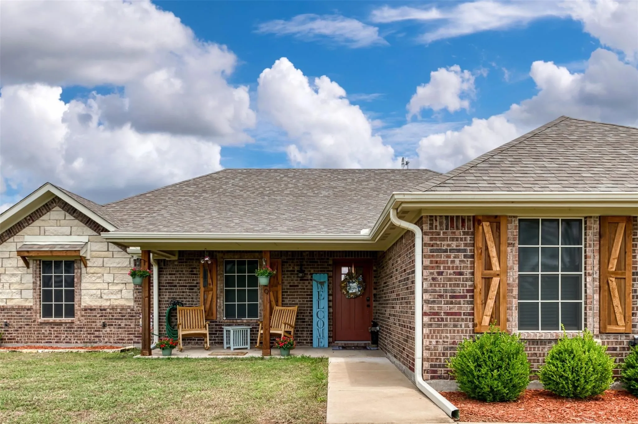 Single Family Residence For Sale in Fannin County , 220 Hidden Meadow Trail, Leonard, Texas 75452, 3 Bedroom, 2 Bathroom, 4 Garage spaces, 1,954 Sqft, built in 2021, mls#21351944, Real Estate Agent in Leonard, Homes For Sale in Fannin county, Homes For Sale in Leonard, Realtor in Leonard Texas, Real Estate Brokerage Independent Realty Texas, Luminita Cordes Realtor