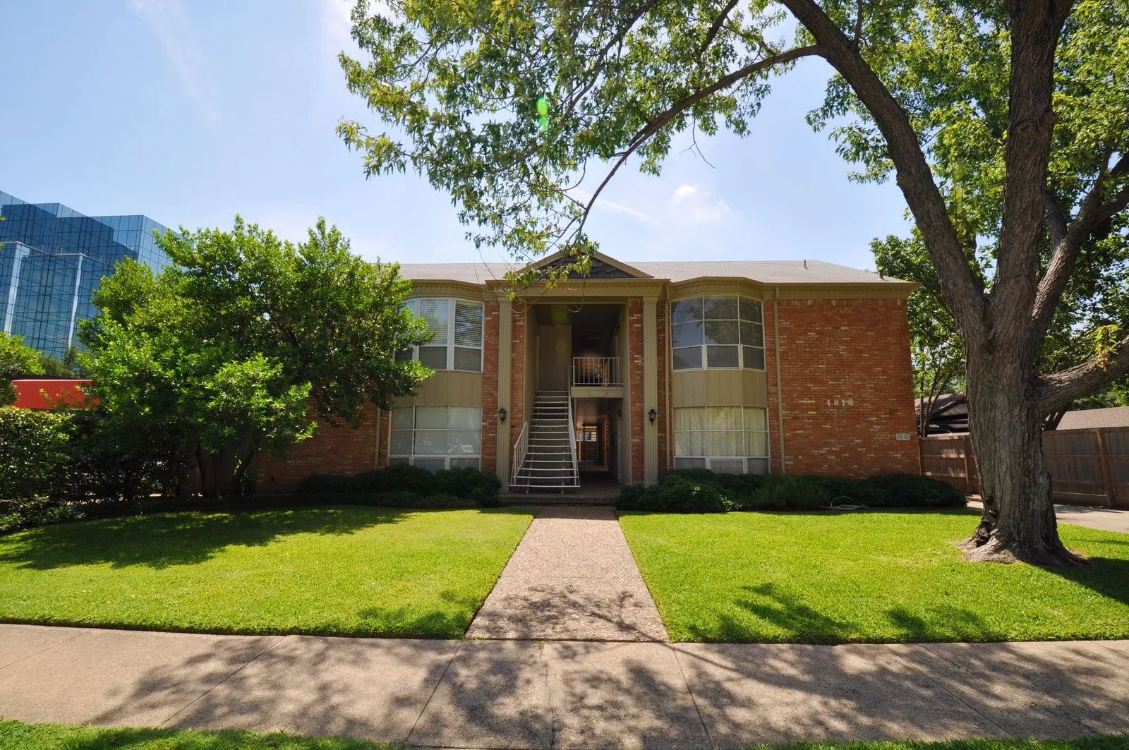 Condominium For Rent in Dallas County , 4818 Cole Avenue 104, Dallas, Texas 75205, 1 Bedroom, 1 Bathroom, Garage spaces, 658 Sqft, built in 1963, mls#21356551, Real Estate Agent in Dallas, Homes For Rent in Dallas county, Homes For Rent in Dallas, Realtor in Dallas Texas, Real Estate Brokerage Independent Realty Texas, Luminita Cordes Realtor