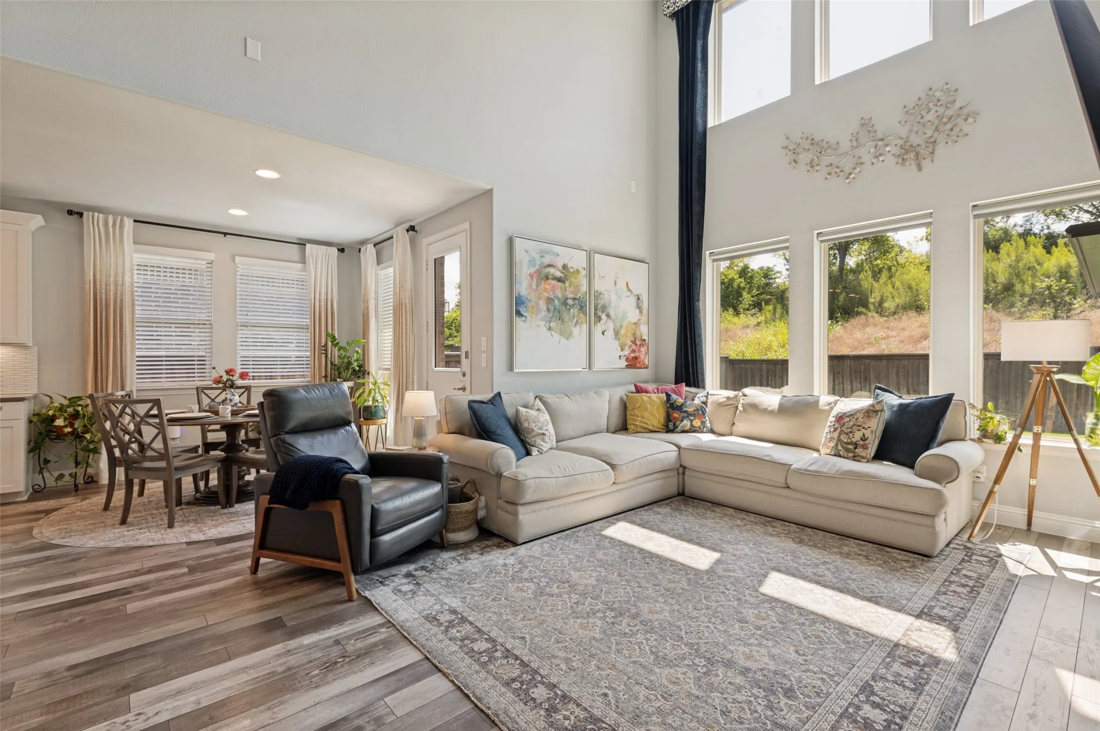 Single Family Residence For Sale in Dallas County , 3584 Hathaway Court, Irving, Texas 75062, 4 Bedroom, 3 Bathroom, 2 Garage spaces, 2,873 Sqft, built in 2017, mls#21349998, Real Estate Agent in Irving, Homes For Sale in Dallas county, Homes For Sale in Irving, Realtor in Irving Texas, Real Estate Brokerage Independent Realty Texas, Luminita Cordes Realtor