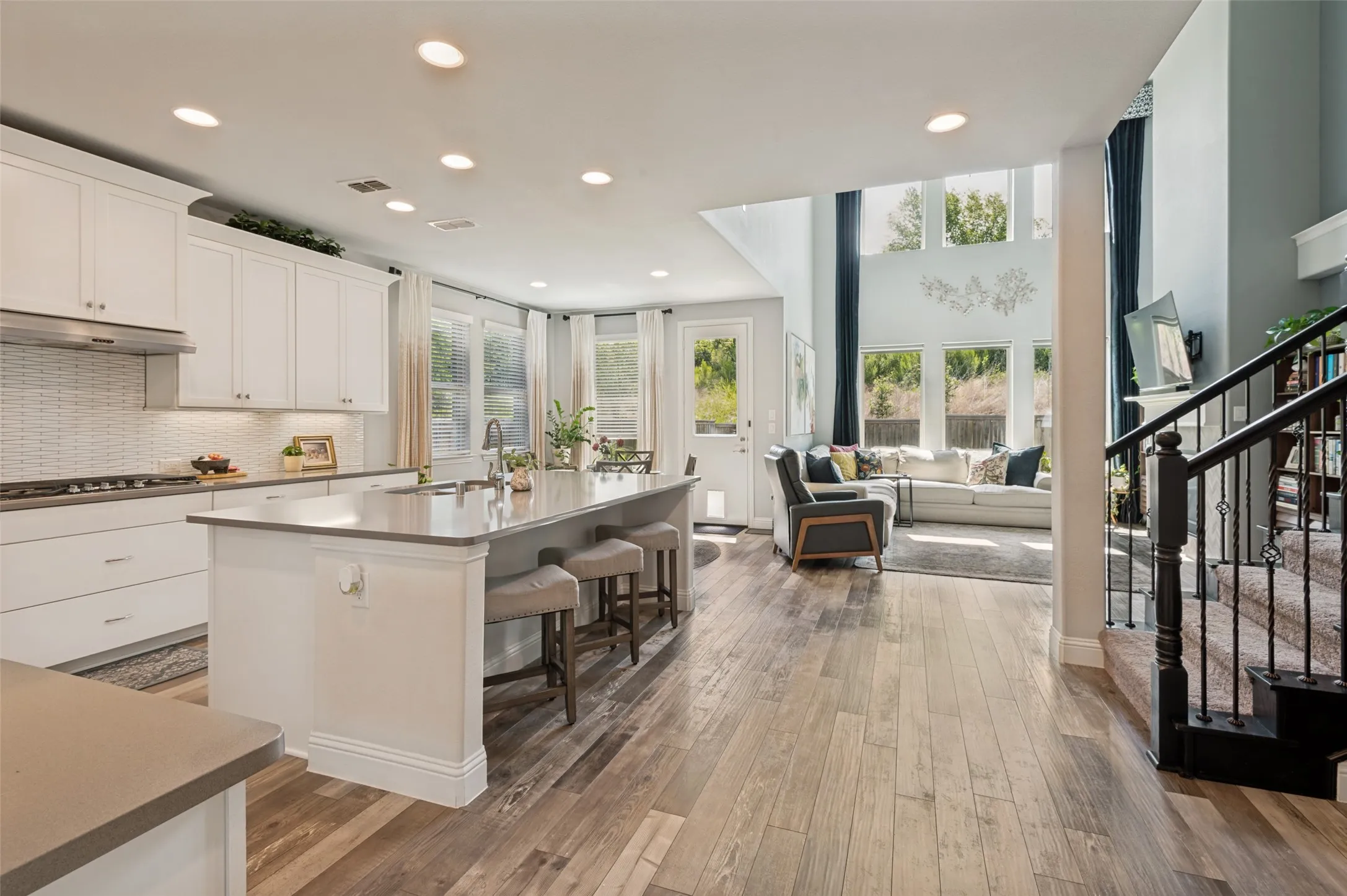 Single Family Residence For Sale in Dallas County , 3584 Hathaway Court, Irving, Texas 75062, 4 Bedroom, 3 Bathroom, 2 Garage spaces, 2,873 Sqft, built in 2017, mls#21349998, Real Estate Agent in Irving, Homes For Sale in Dallas county, Homes For Sale in Irving, Realtor in Irving Texas, Real Estate Brokerage Independent Realty Texas, Luminita Cordes Realtor