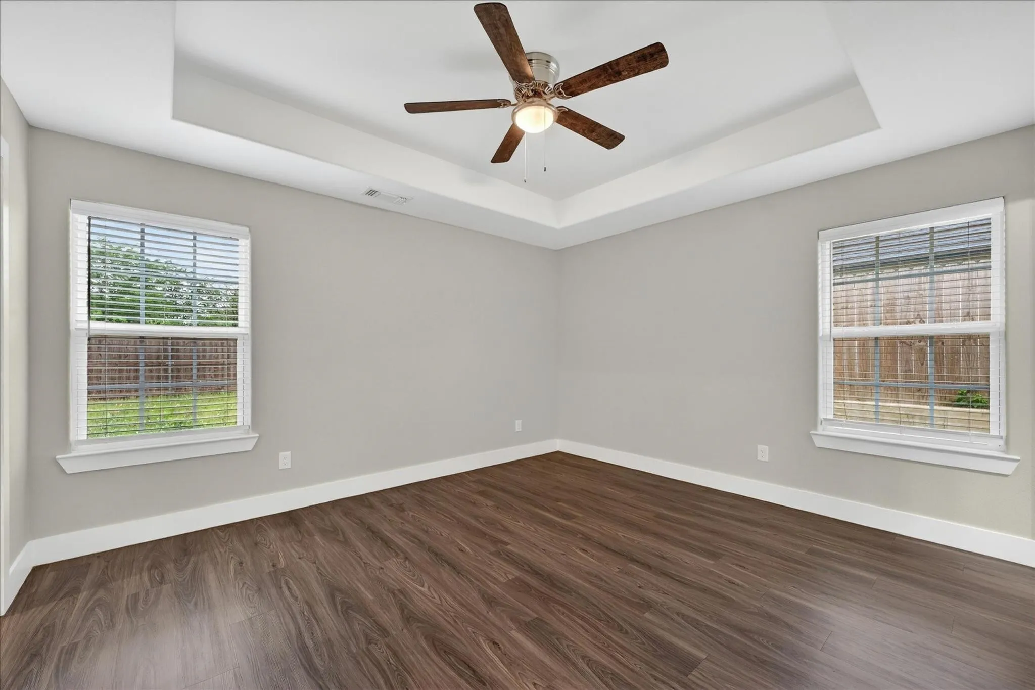 Single Family Residence For Rent in Grayson County , 1032 Ray Drive, Denison, Texas 75020, 3 Bedroom, 2 Bathroom, 1 Garage spaces, 1,248 Sqft, built in 2023, mls#21356620, Real Estate Agent in Denison, Homes For Rent in Grayson county, Homes For Rent in Denison, Realtor in Denison Texas, Real Estate Brokerage Independent Realty Texas, Luminita Cordes Realtor