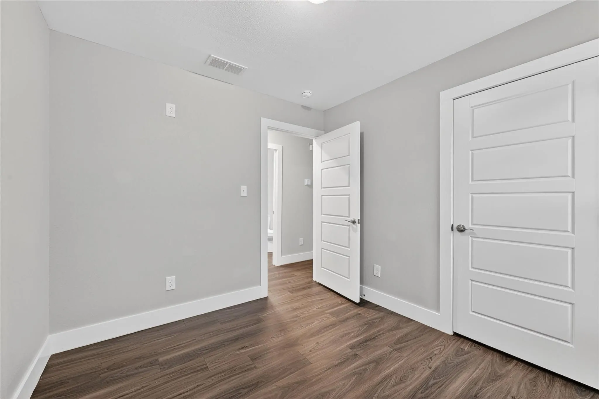 Single Family Residence For Rent in Grayson County , 1032 Ray Drive, Denison, Texas 75020, 3 Bedroom, 2 Bathroom, 1 Garage spaces, 1,248 Sqft, built in 2023, mls#21356620, Real Estate Agent in Denison, Homes For Rent in Grayson county, Homes For Rent in Denison, Realtor in Denison Texas, Real Estate Brokerage Independent Realty Texas, Luminita Cordes Realtor