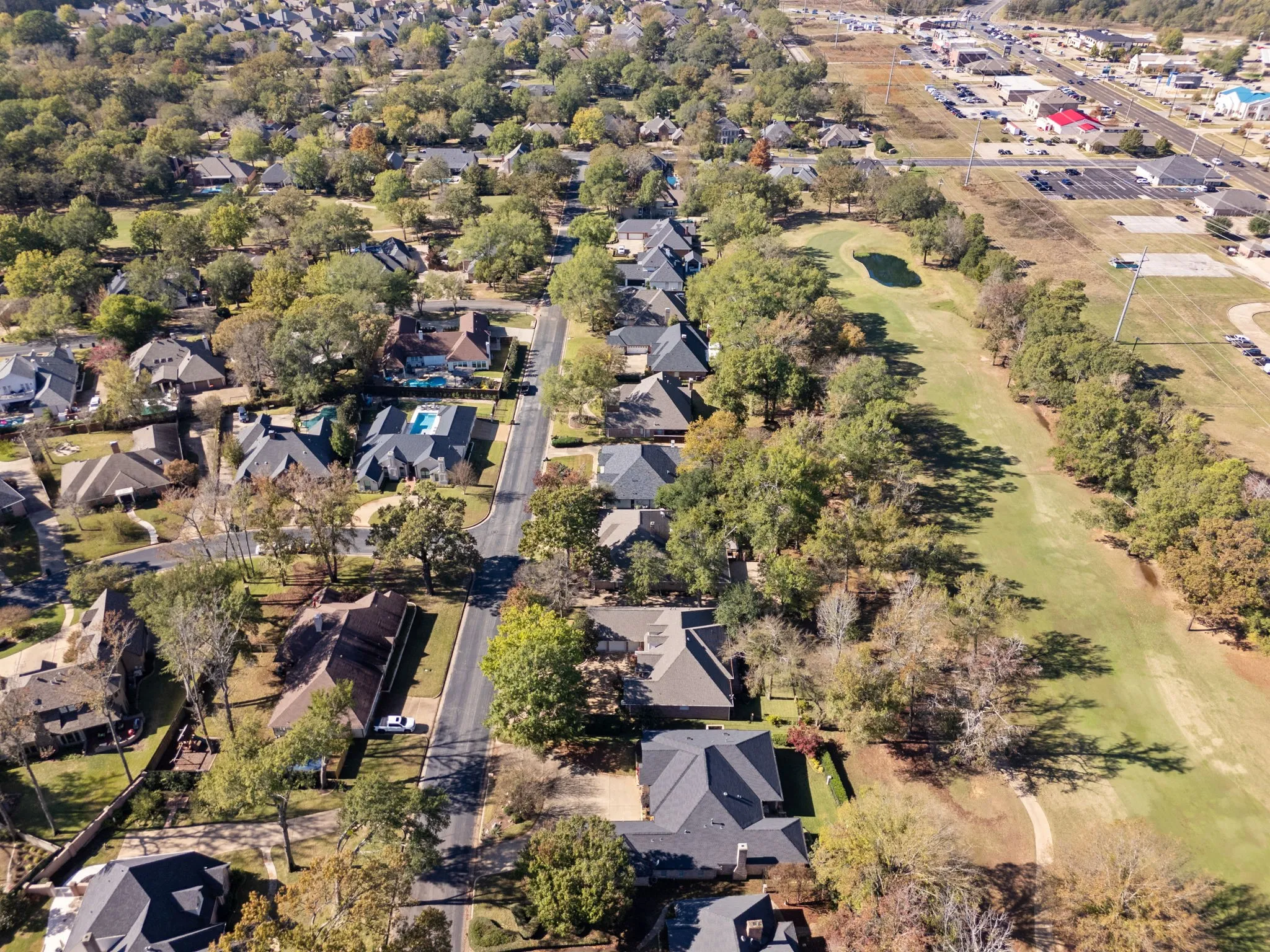Single Family Residence For Sale in Smith County , 1807 Royal Oak Drive, Tyler, Texas 75703, 4 Bedroom, 3 Bathroom, 3 Garage spaces, 3,362 Sqft, built in 1987, Price $570,000, mls#21300638, Real Estate Agent in Tyler, Homes For Sale in Smith county, Homes For Sale in Tyler, Realtor in Tyler Texas, Real Estate Brokerage Independent Realty Texas, Luminita Cordes Realtor