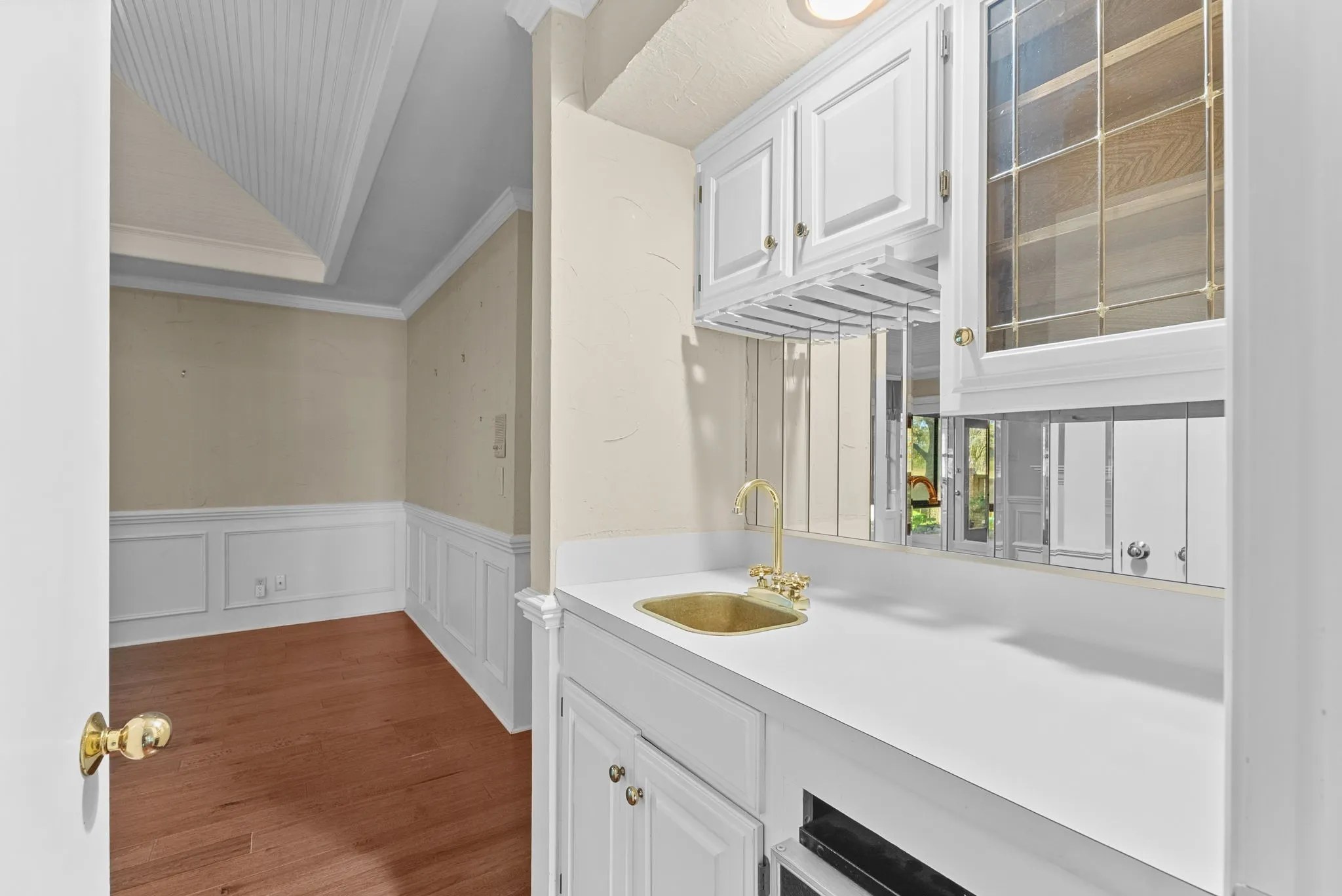 Single Family Residence For Sale in Smith County , 1807 Royal Oak Drive, Tyler, Texas 75703, 4 Bedroom, 3 Bathroom, 3 Garage spaces, 3,362 Sqft, built in 1987, Price $570,000, mls#21300638, Real Estate Agent in Tyler, Homes For Sale in Smith county, Homes For Sale in Tyler, Realtor in Tyler Texas, Real Estate Brokerage Independent Realty Texas, Luminita Cordes Realtor