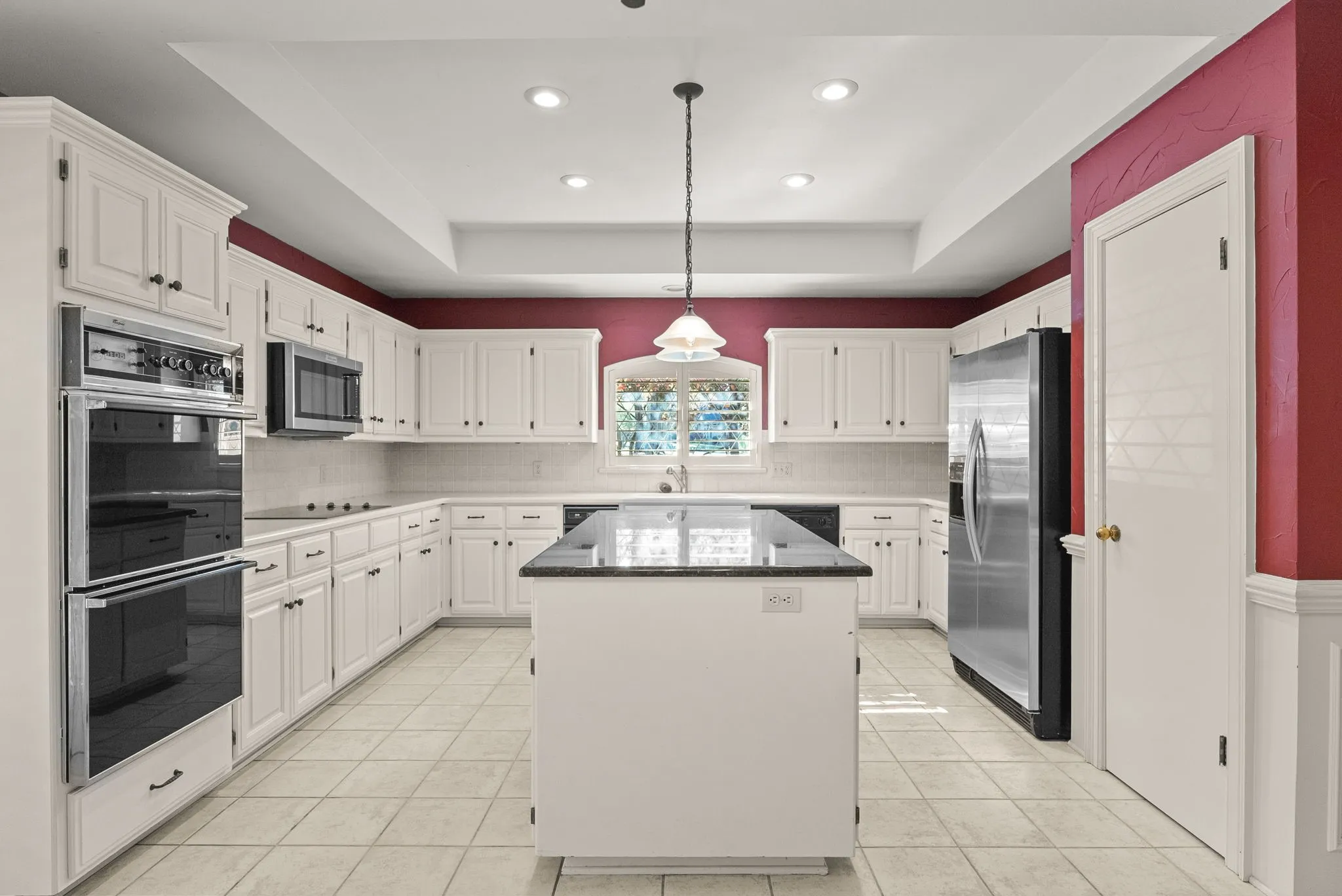Single Family Residence For Sale in Smith County , 1807 Royal Oak Drive, Tyler, Texas 75703, 4 Bedroom, 3 Bathroom, 3 Garage spaces, 3,362 Sqft, built in 1987, Price $570,000, mls#21300638, Real Estate Agent in Tyler, Homes For Sale in Smith county, Homes For Sale in Tyler, Realtor in Tyler Texas, Real Estate Brokerage Independent Realty Texas, Luminita Cordes Realtor