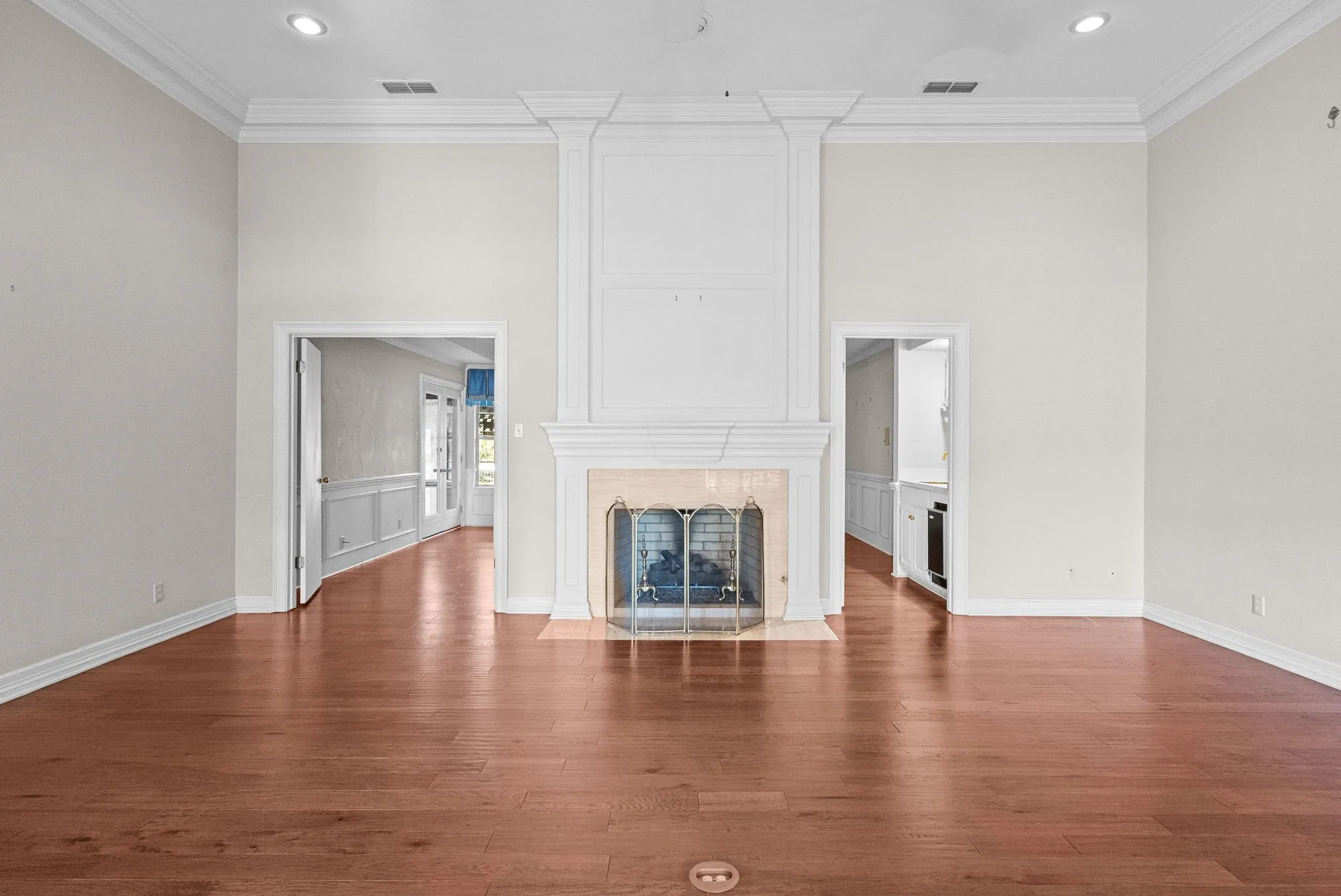Single Family Residence For Sale in Smith County , 1807 Royal Oak Drive, Tyler, Texas 75703, 4 Bedroom, 3 Bathroom, 3 Garage spaces, 3,362 Sqft, built in 1987, Price $570,000, mls#21300638, Real Estate Agent in Tyler, Homes For Sale in Smith county, Homes For Sale in Tyler, Realtor in Tyler Texas, Real Estate Brokerage Independent Realty Texas, Luminita Cordes Realtor