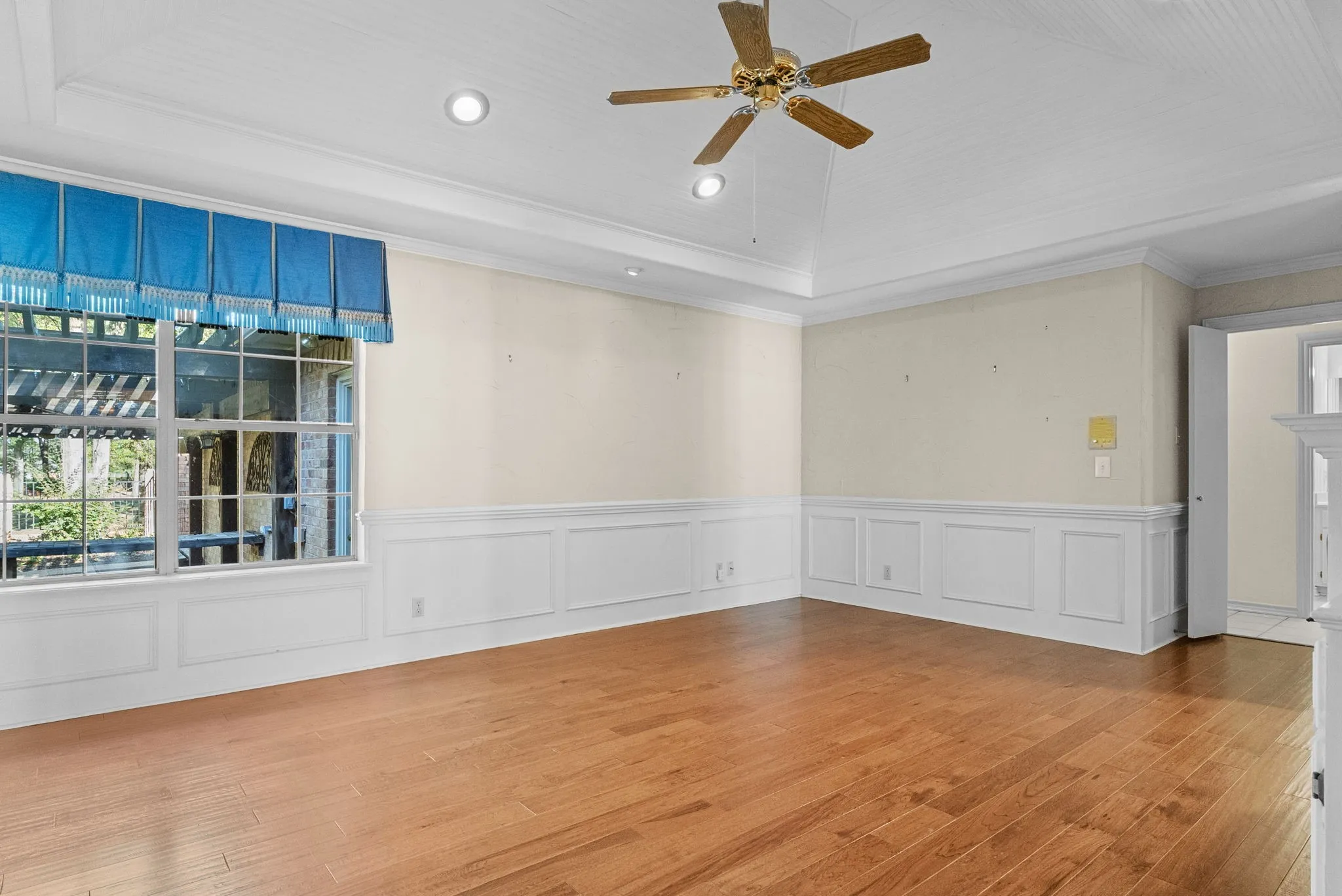 Single Family Residence For Sale in Smith County , 1807 Royal Oak Drive, Tyler, Texas 75703, 4 Bedroom, 3 Bathroom, 3 Garage spaces, 3,362 Sqft, built in 1987, Price $570,000, mls#21300638, Real Estate Agent in Tyler, Homes For Sale in Smith county, Homes For Sale in Tyler, Realtor in Tyler Texas, Real Estate Brokerage Independent Realty Texas, Luminita Cordes Realtor